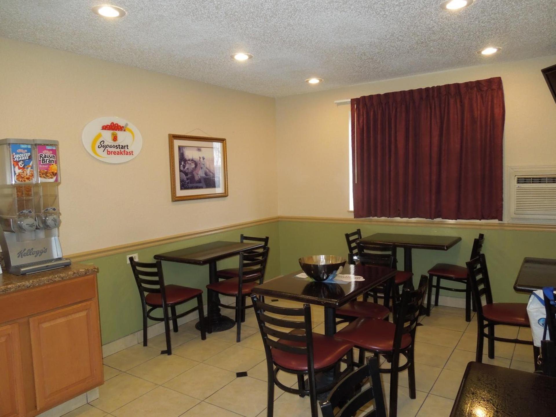 Super 8 by Wyndham Harrisonburg photo 20