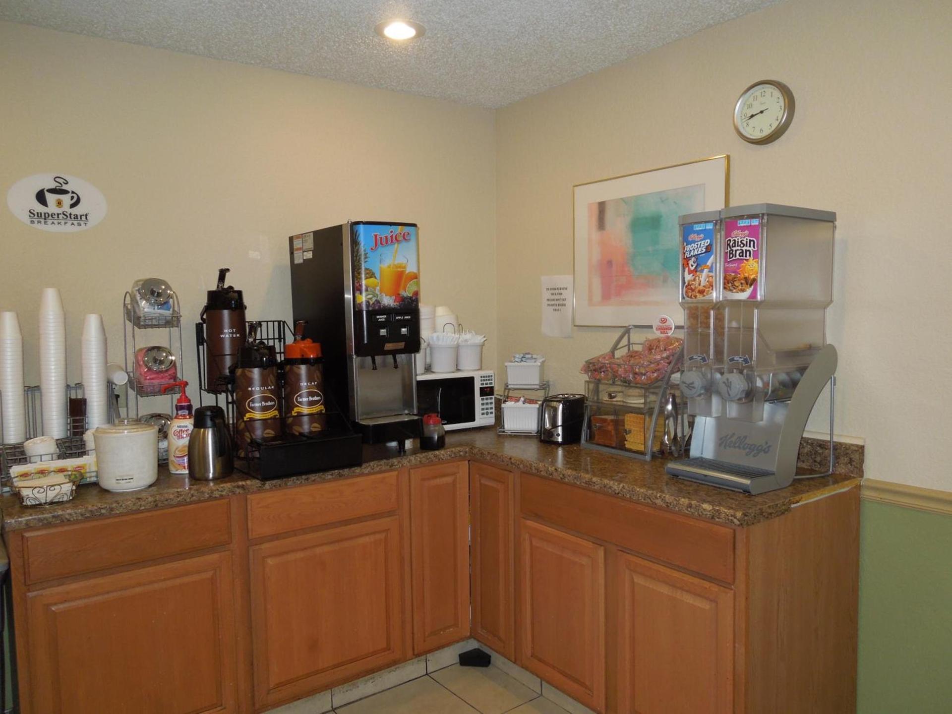 Super 8 by Wyndham Harrisonburg photo 22