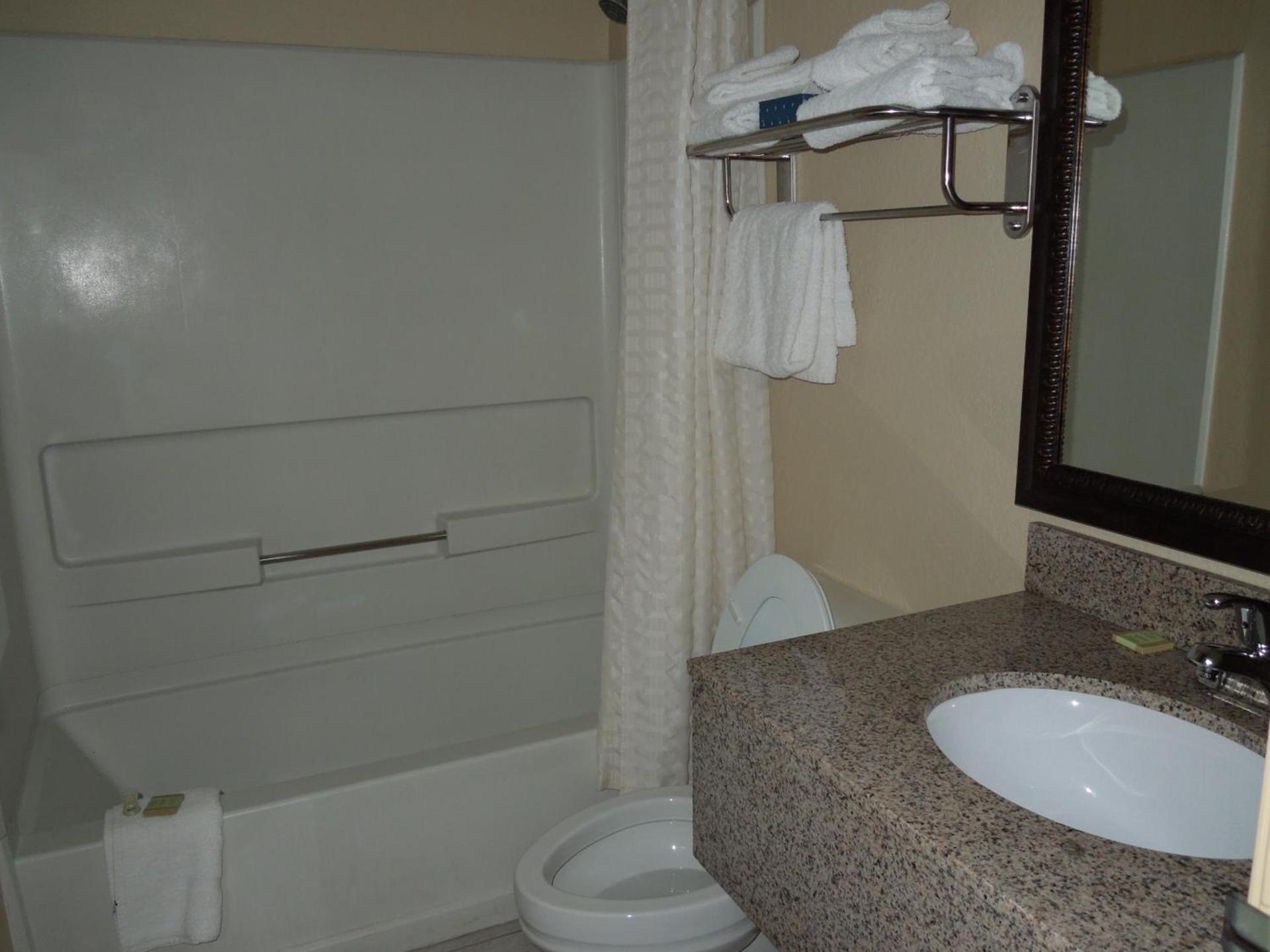 Super 8 by Wyndham Harrisonburg photo 16