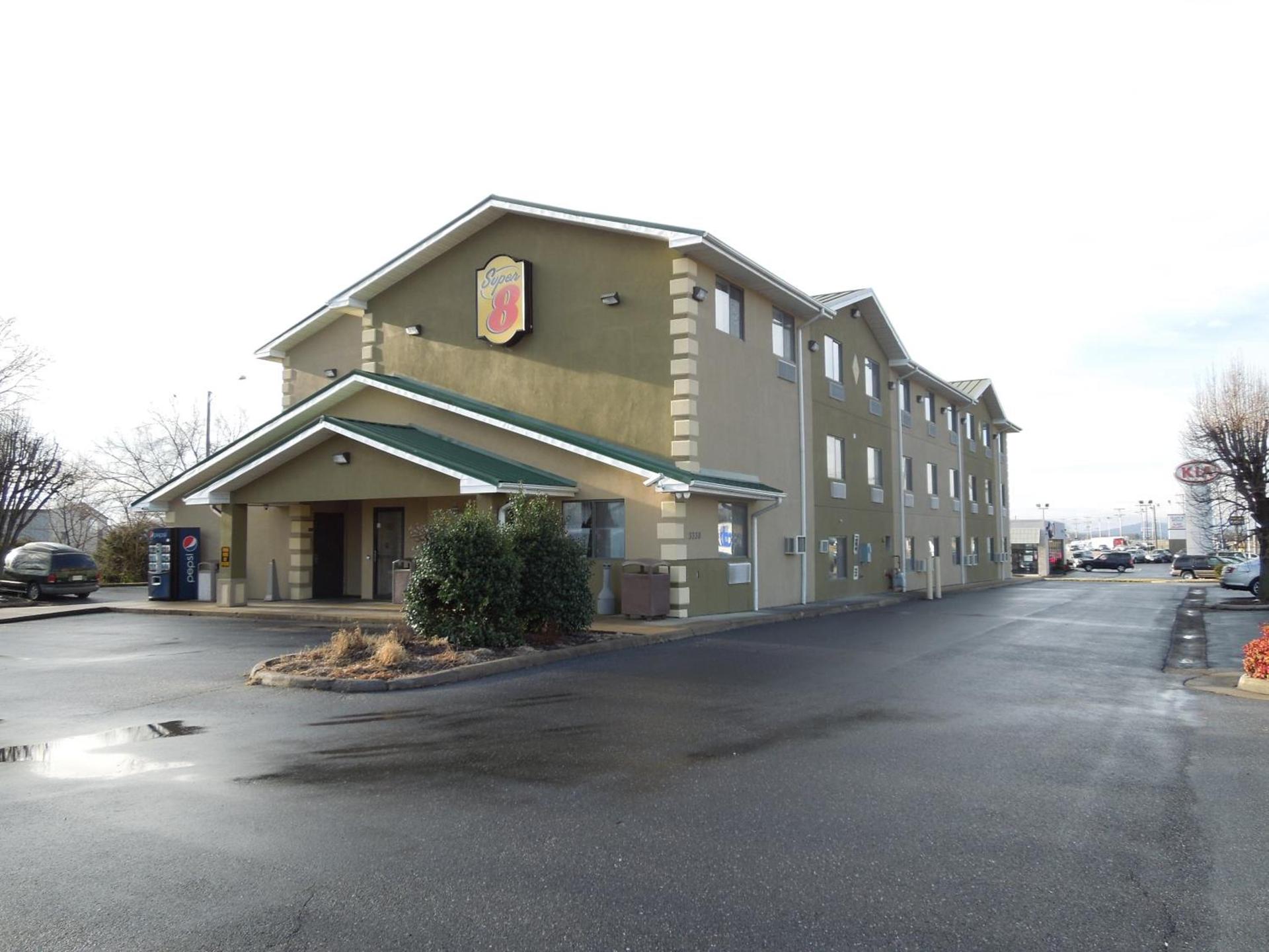 Super 8 by Wyndham Harrisonburg photo 19