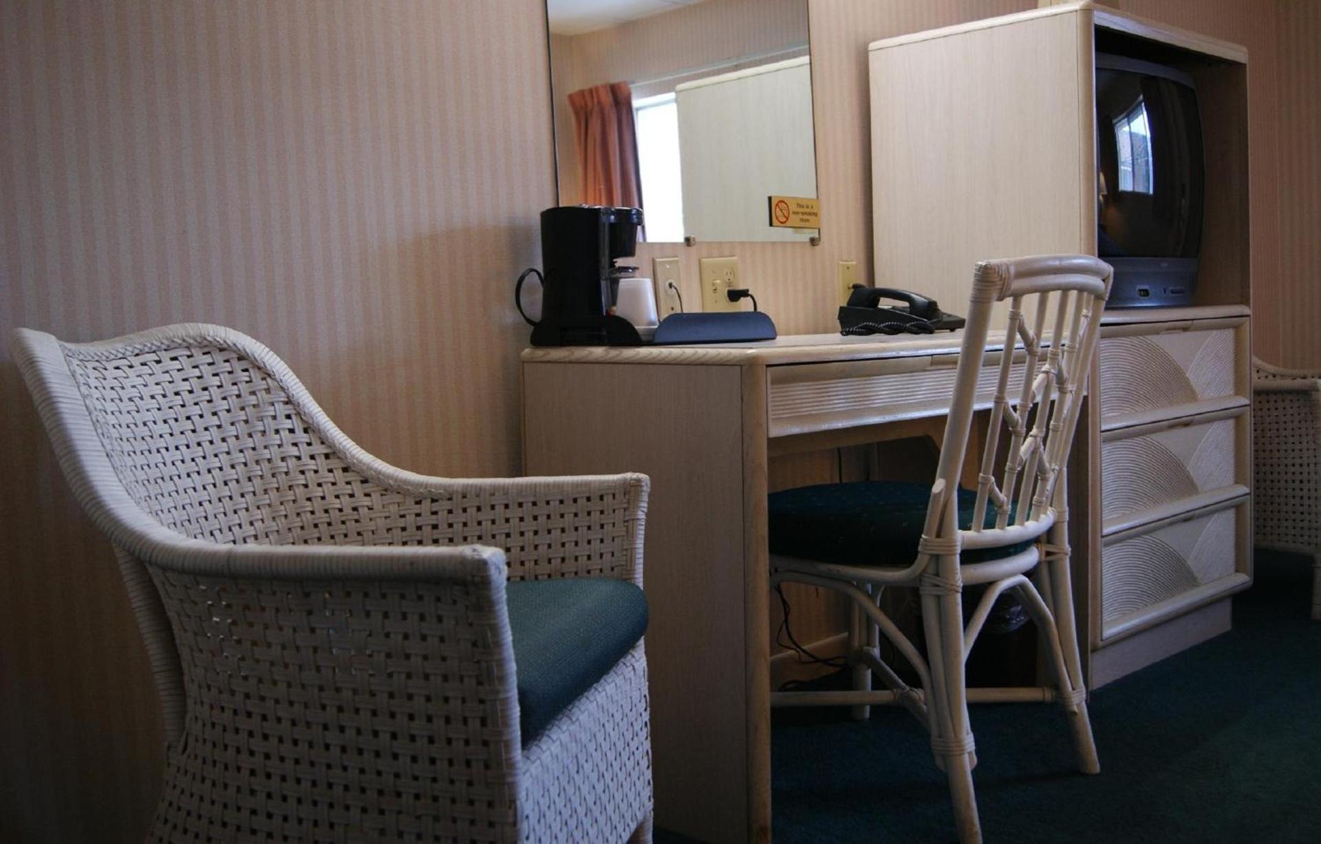 Meadow Court Inn - Ithaca photo 14
