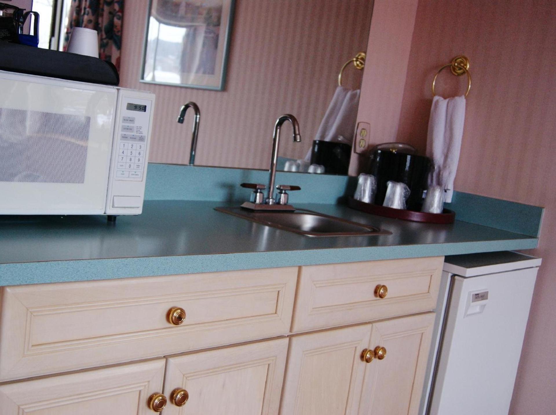 Meadow Court Inn - Ithaca photo 5