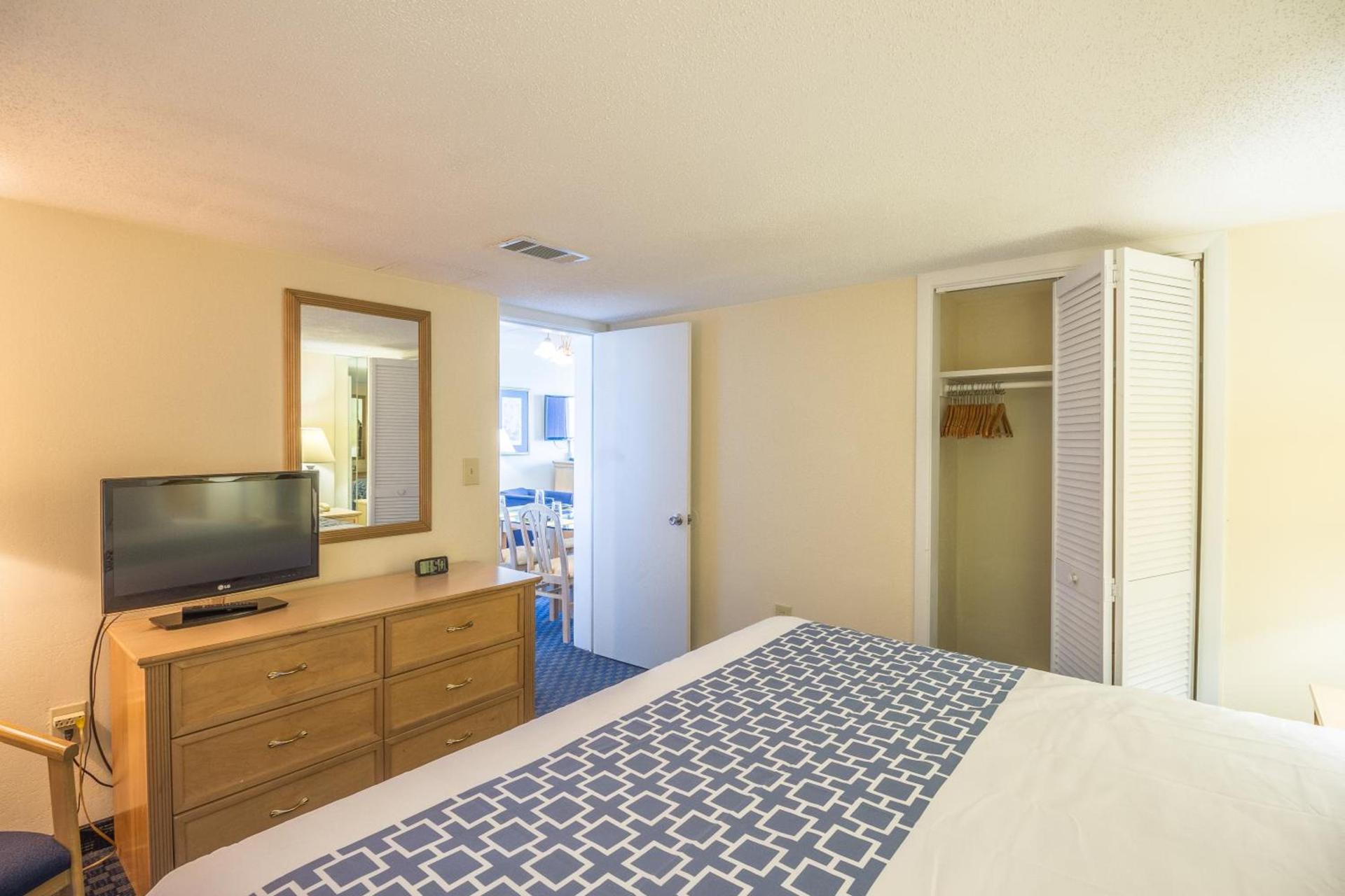 Yachtsman Oceanfront Resort photo 7