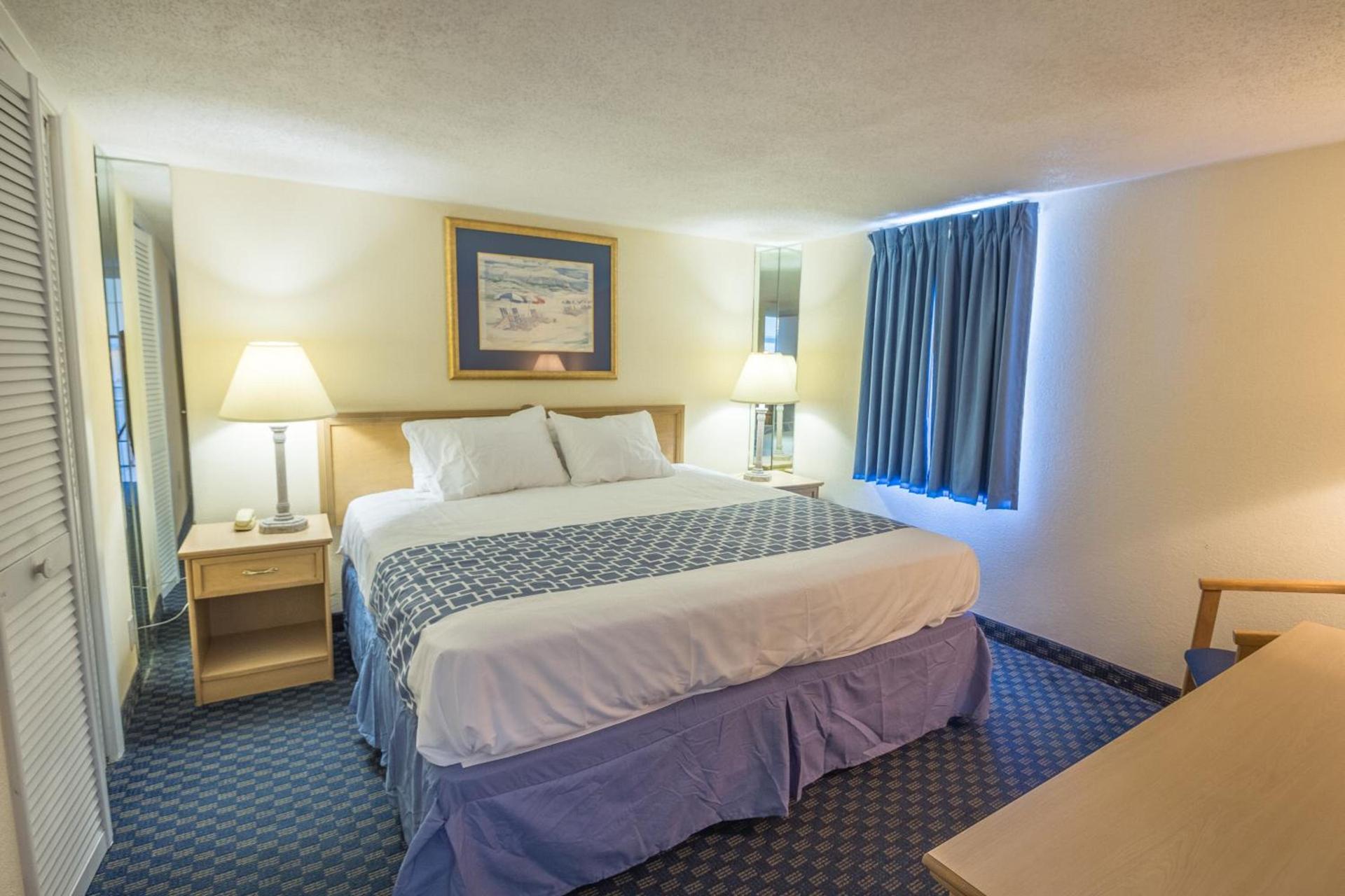 Yachtsman Oceanfront Resort photo 9