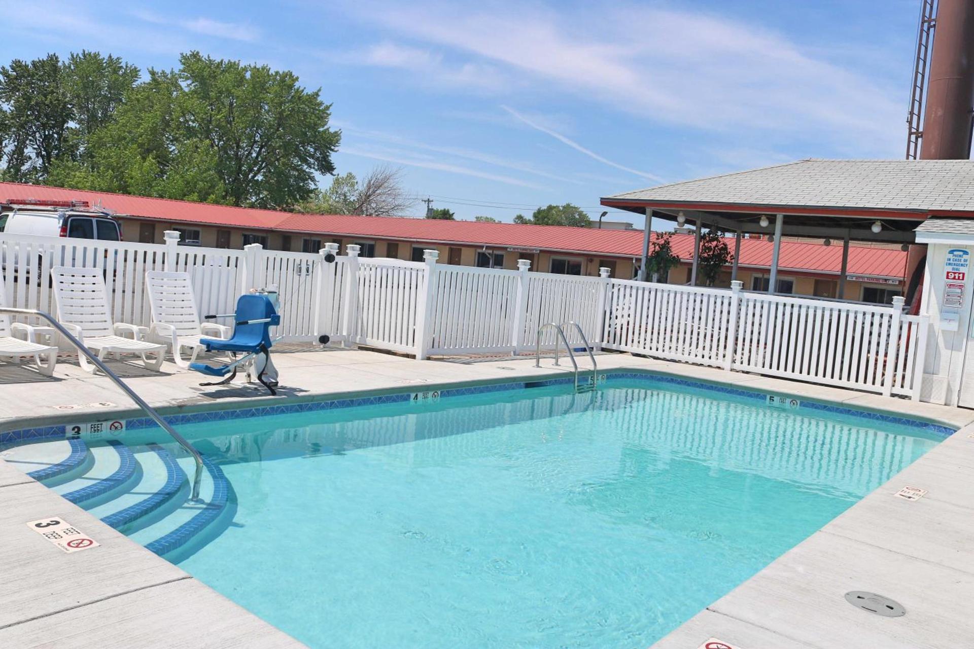 Woodland Inn photo 3