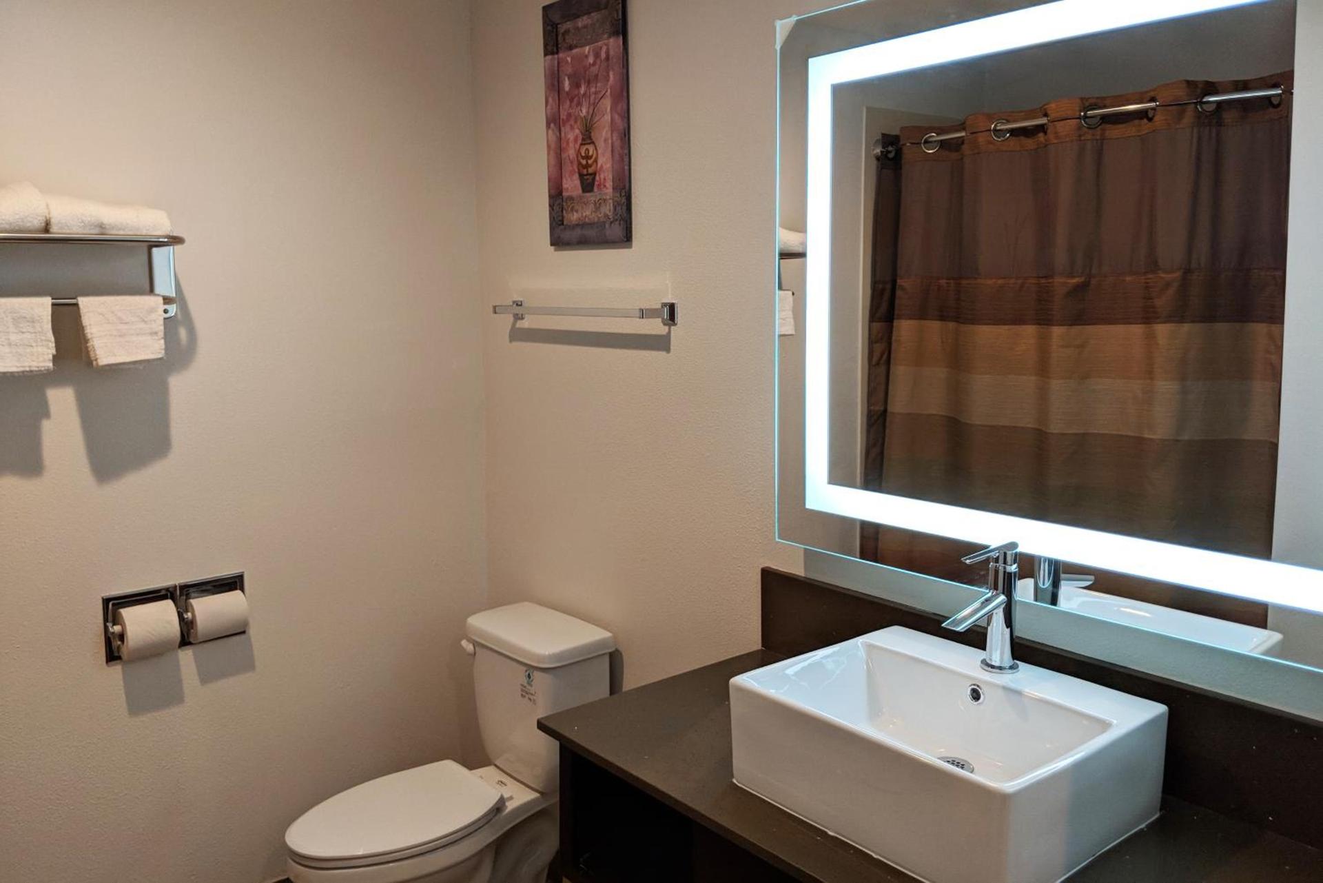 Epic Hotel photo 21