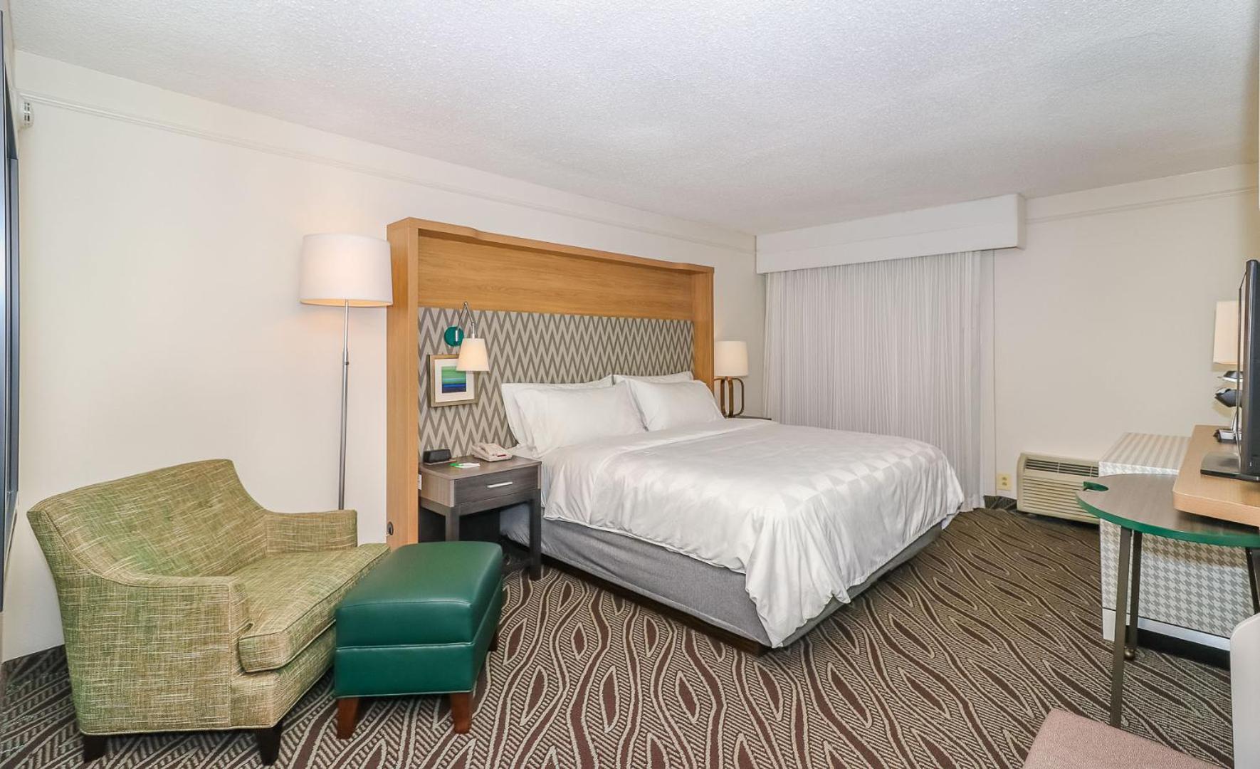 Holiday Inn Resort Oceanfront at Surfside Beach by IHG photo 10