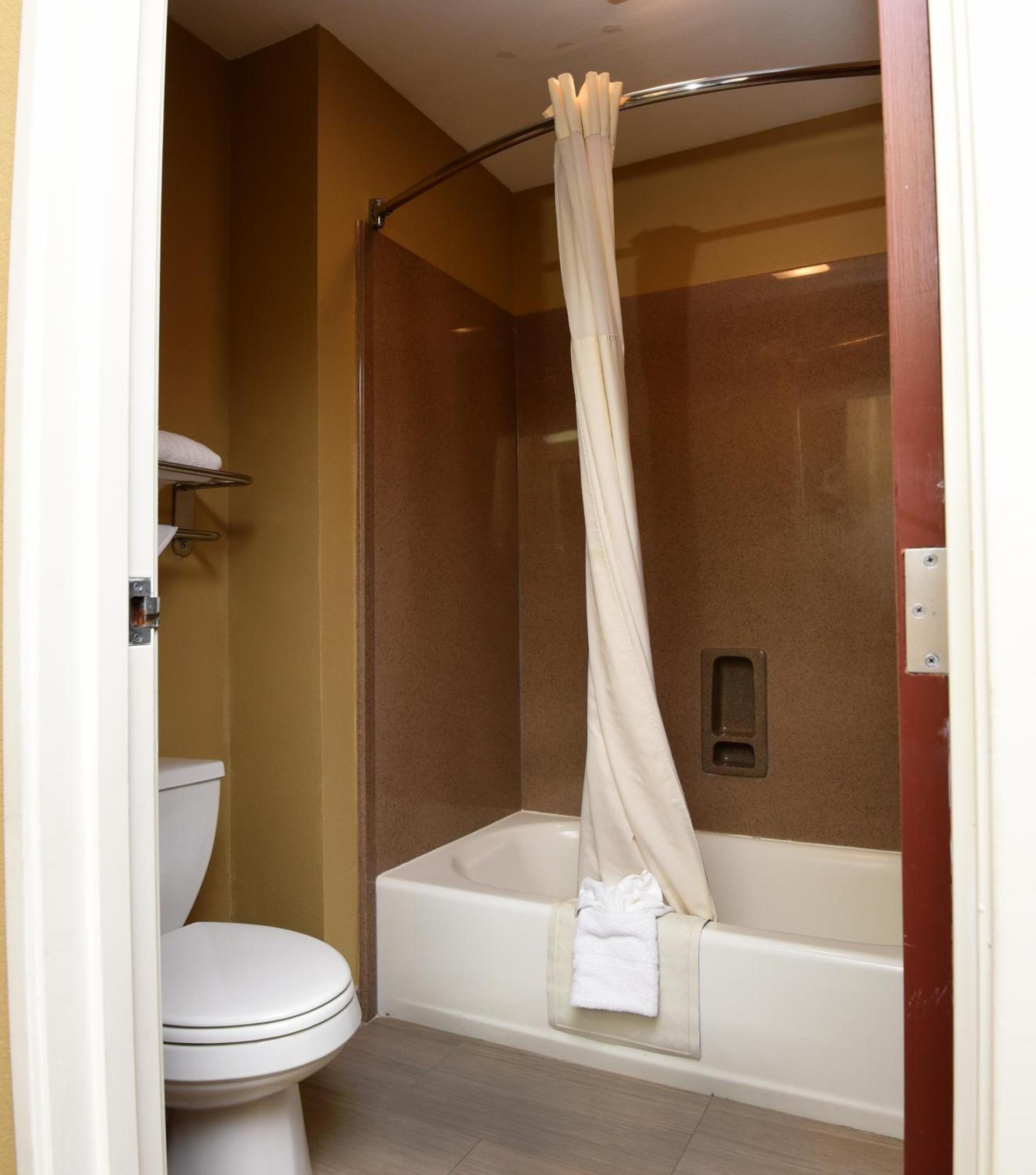 Best Western Zachary Inn photo 28