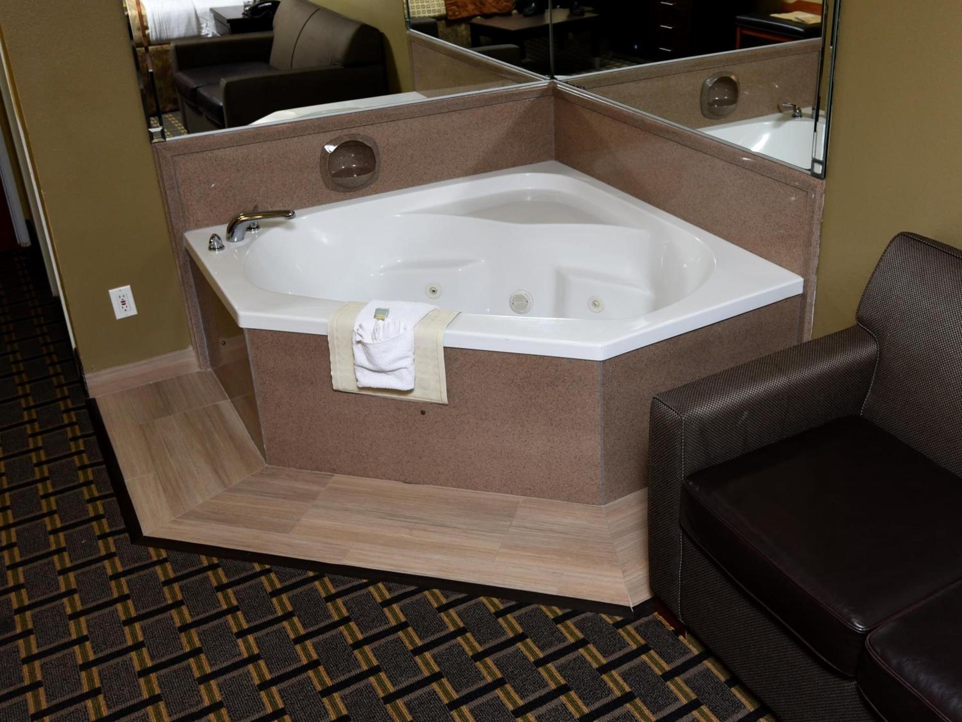 Best Western Zachary Inn photo 33
