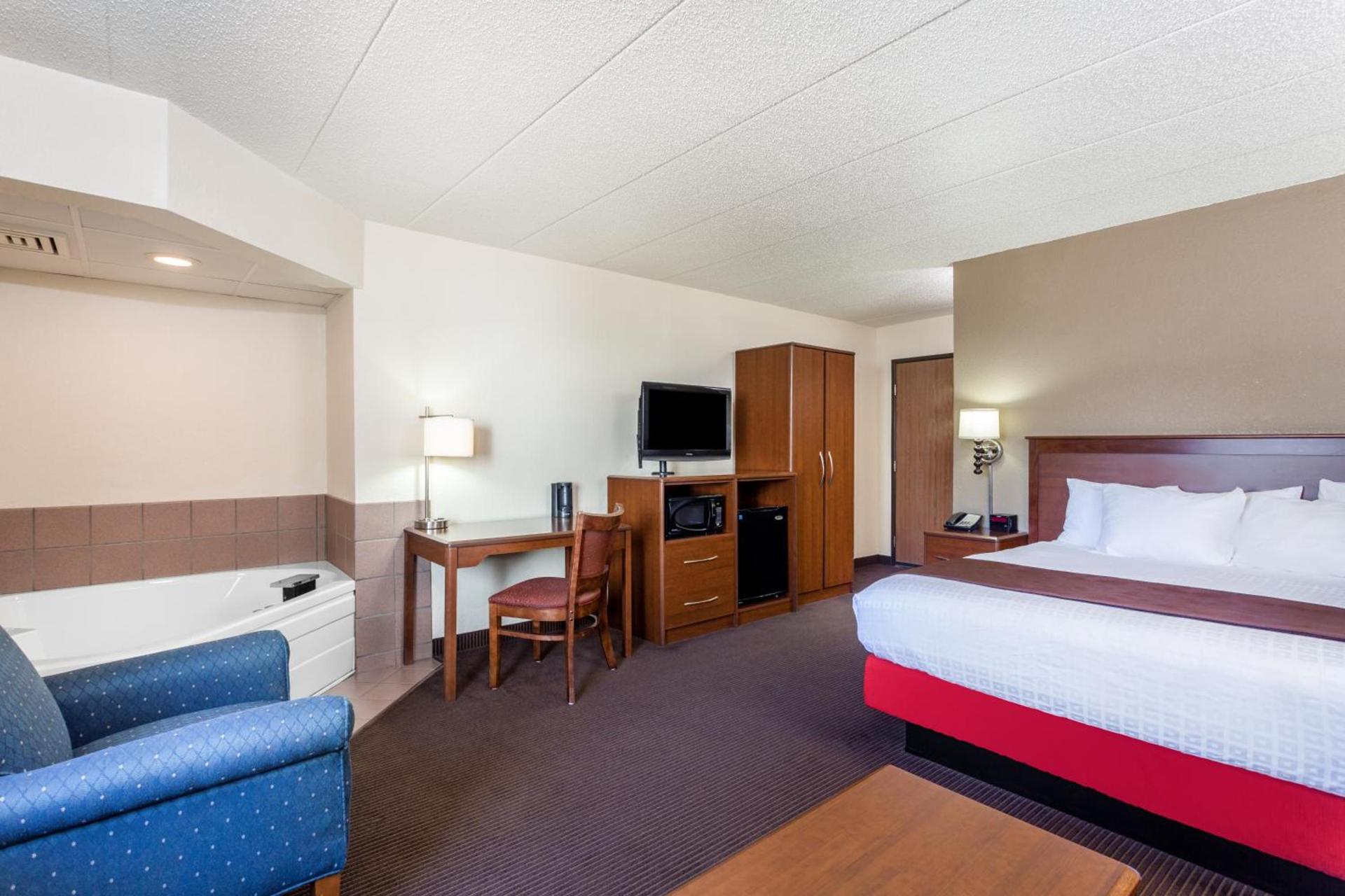 AmericInn by Wyndham Monroe photo 74
