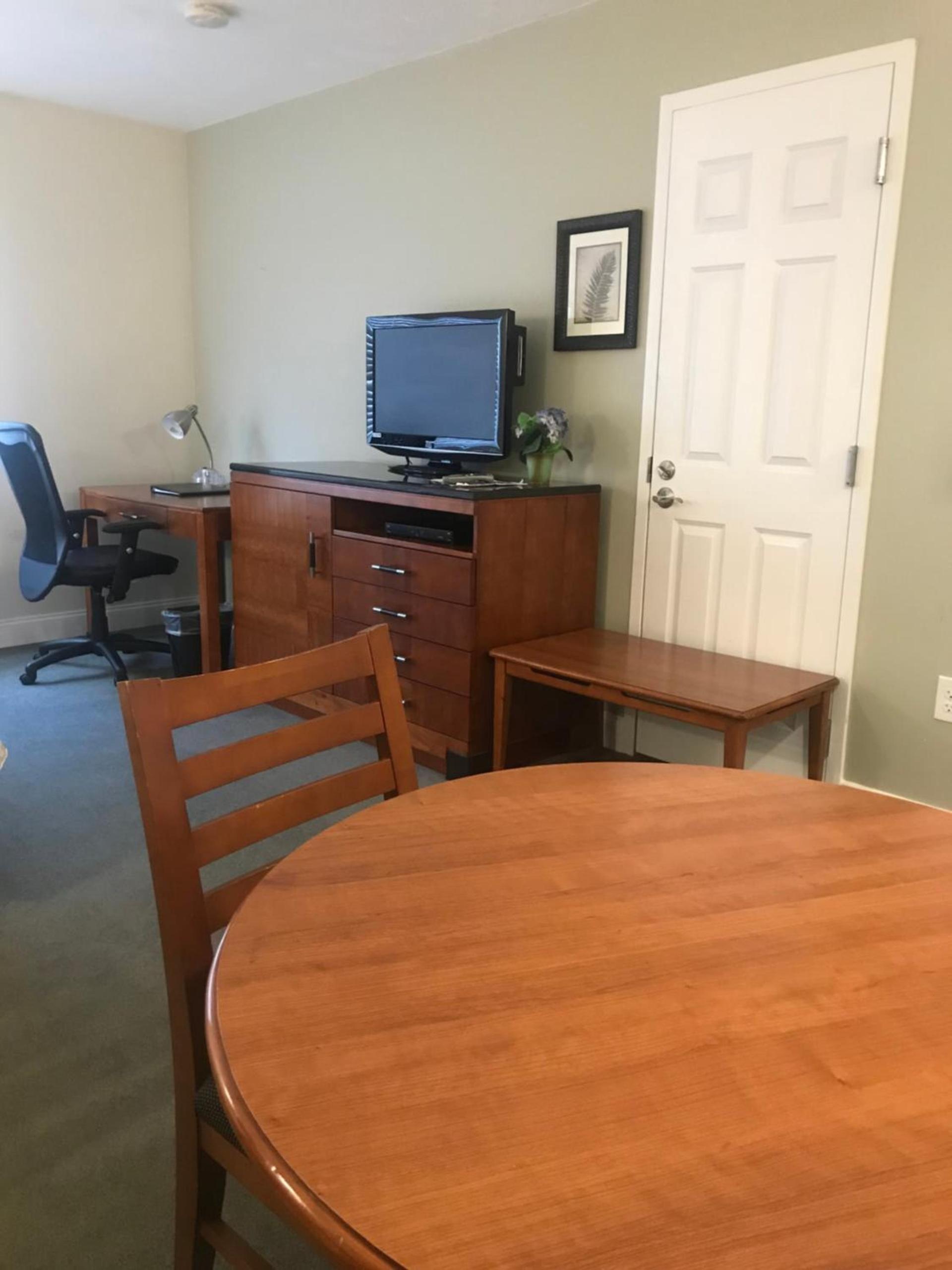 Crescent Suites Hotel photo 52