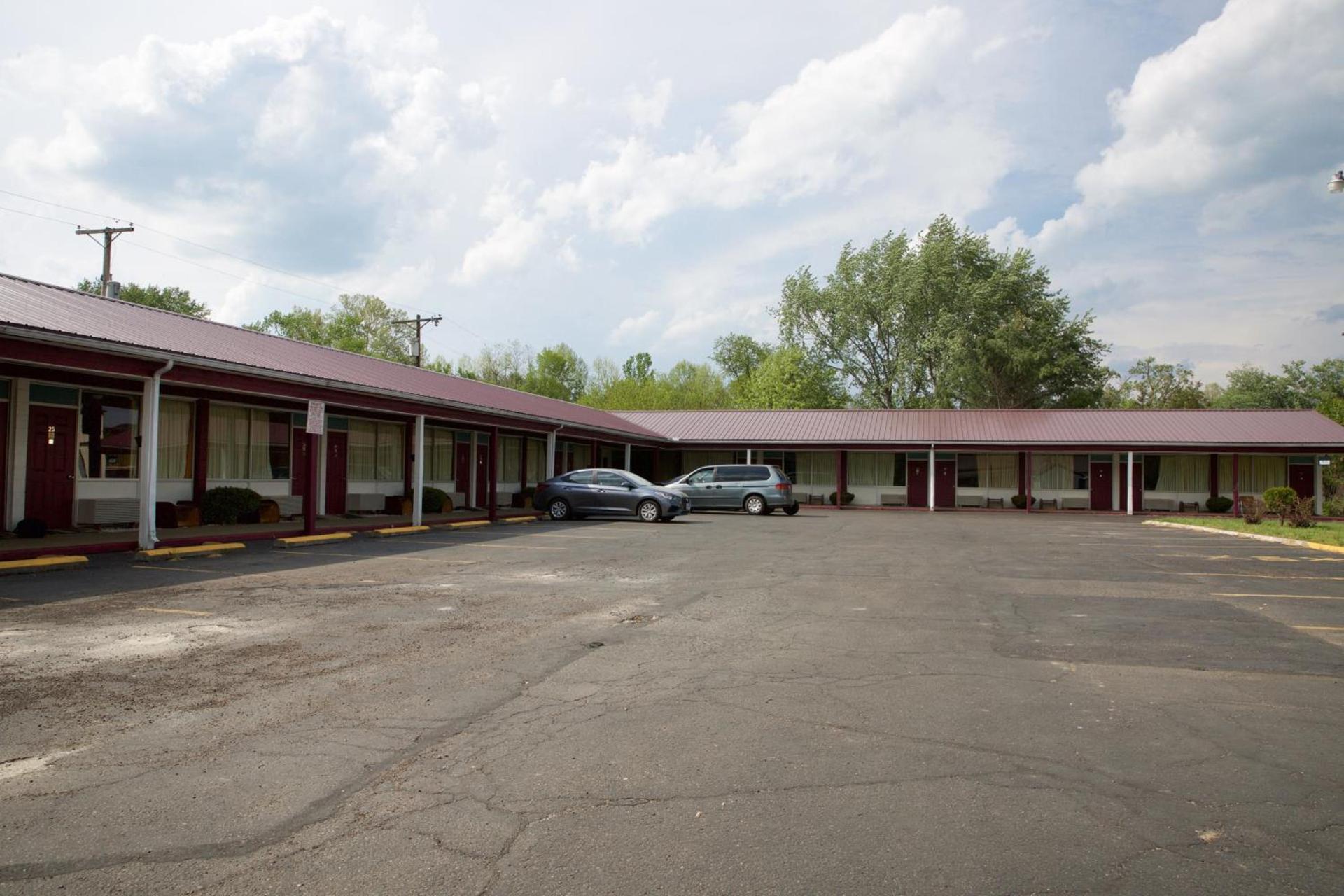 Highlander Motel photo 16