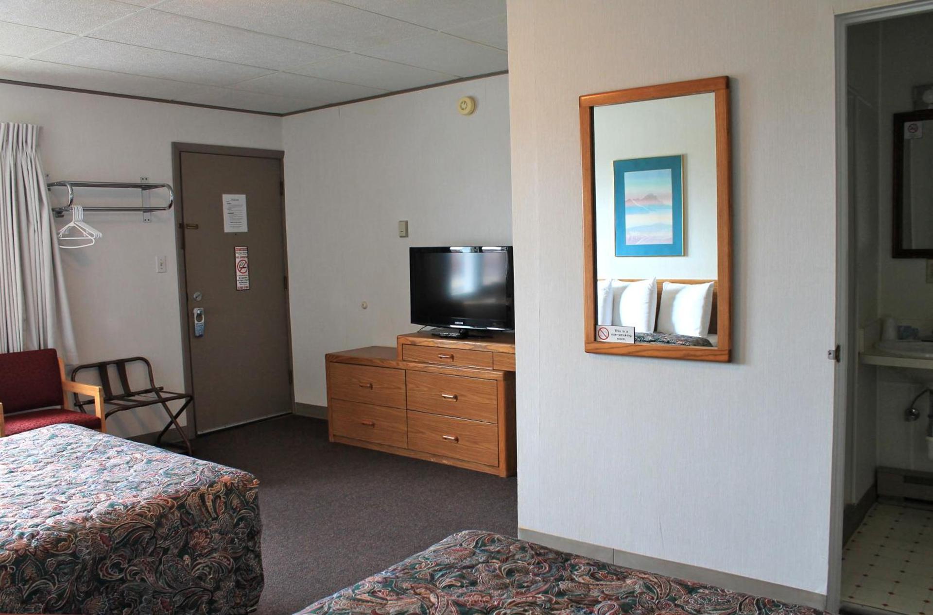 Budget Host Crestview Inn photo 26