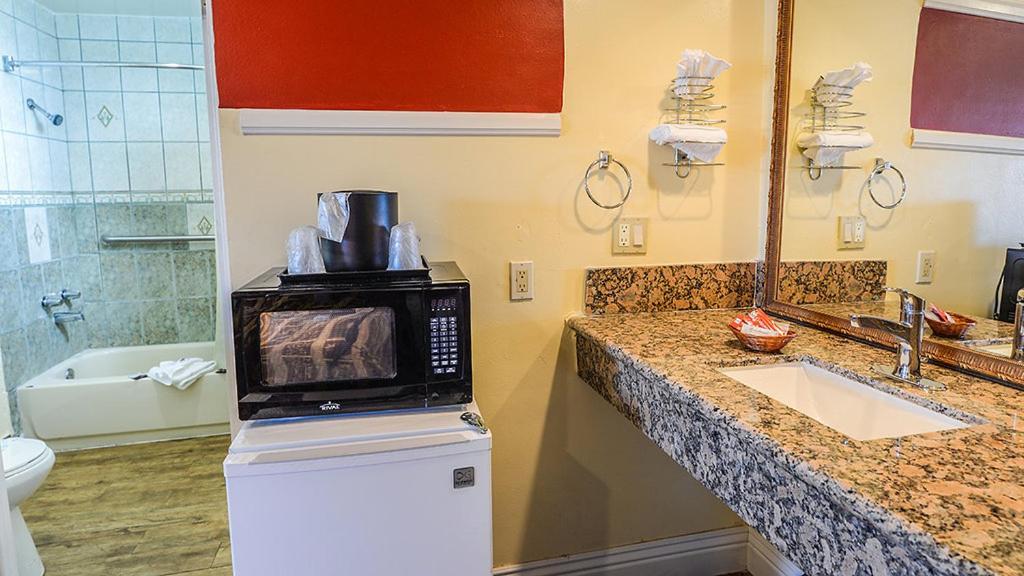 Aqua Venture Inn photo 12