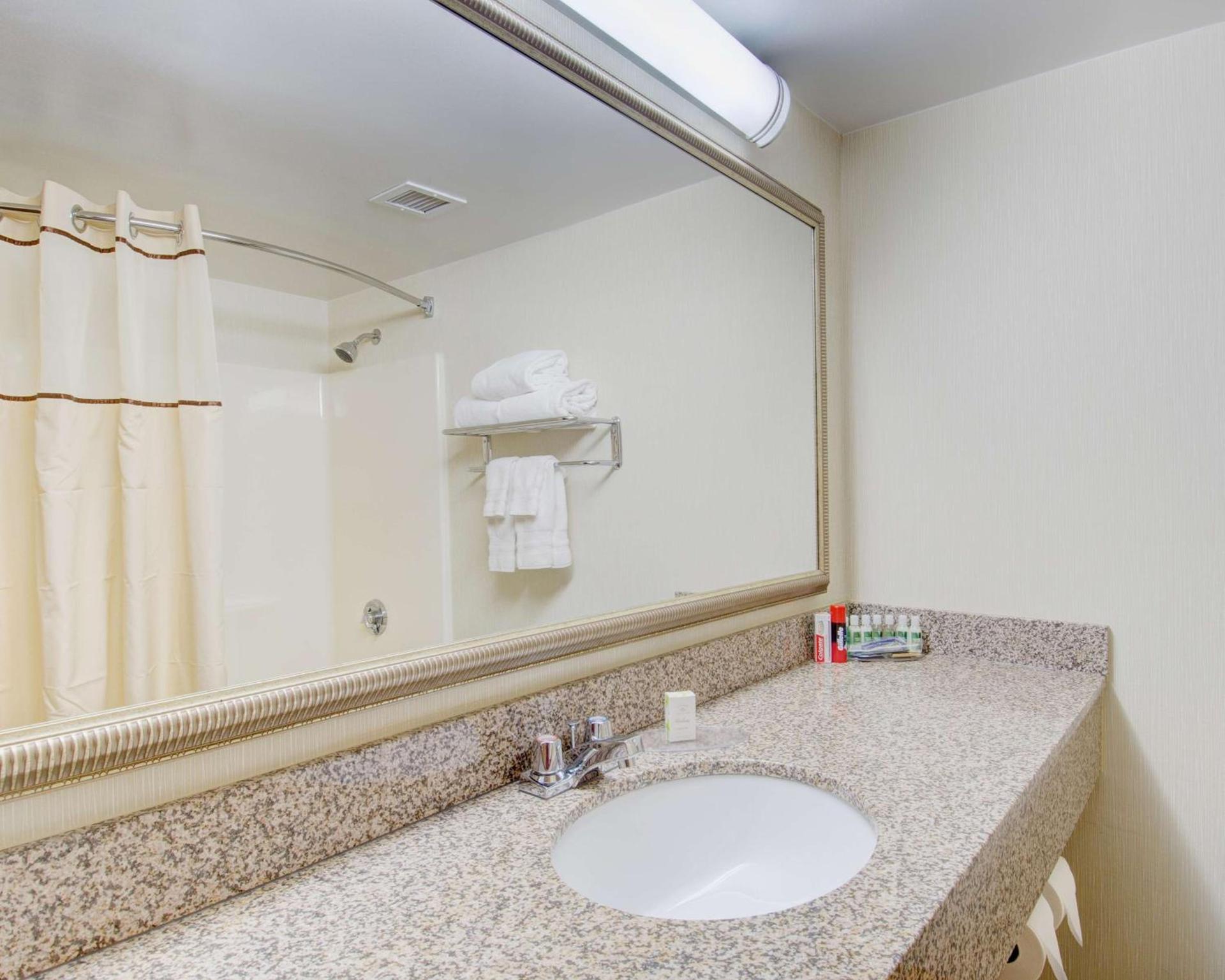 Best Western Royal Plaza Hotel and Trade Center photo 64