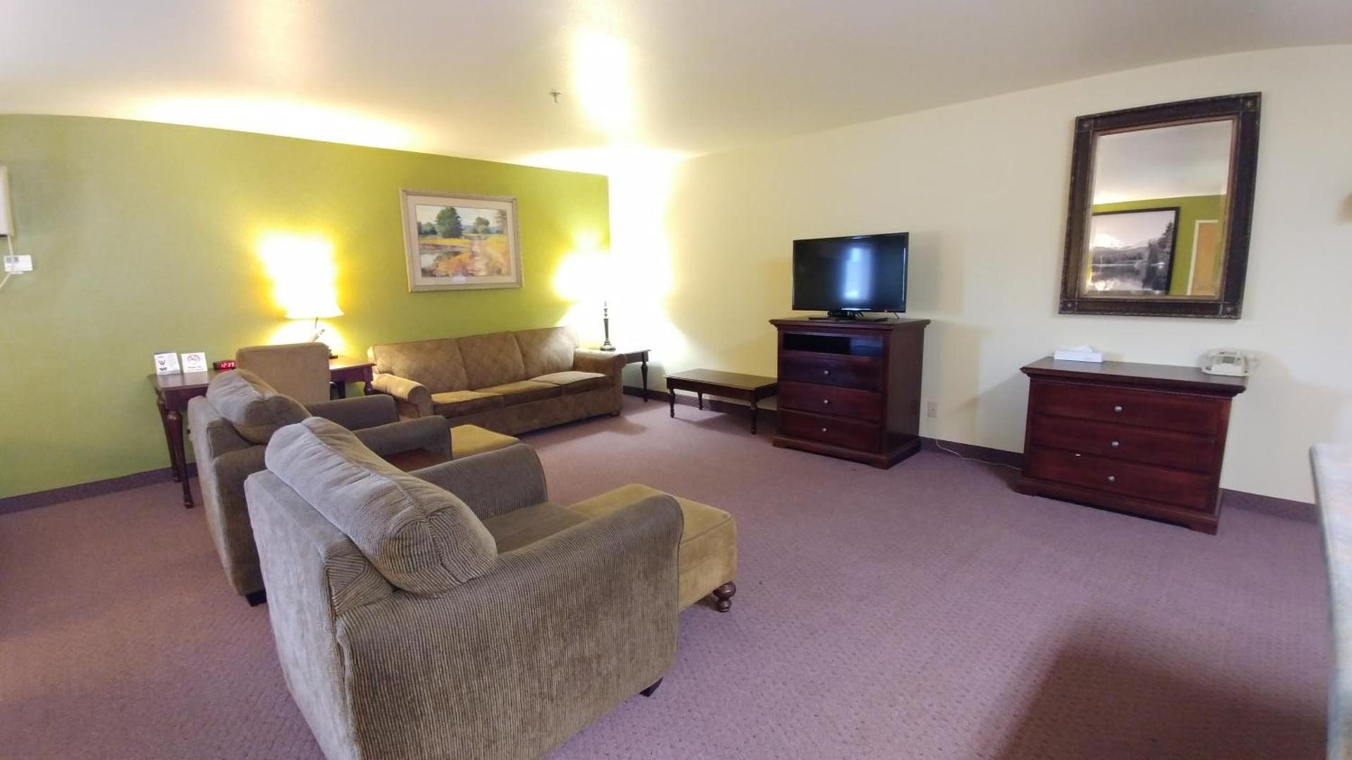 Super 8 by Wyndham McCall photo 22