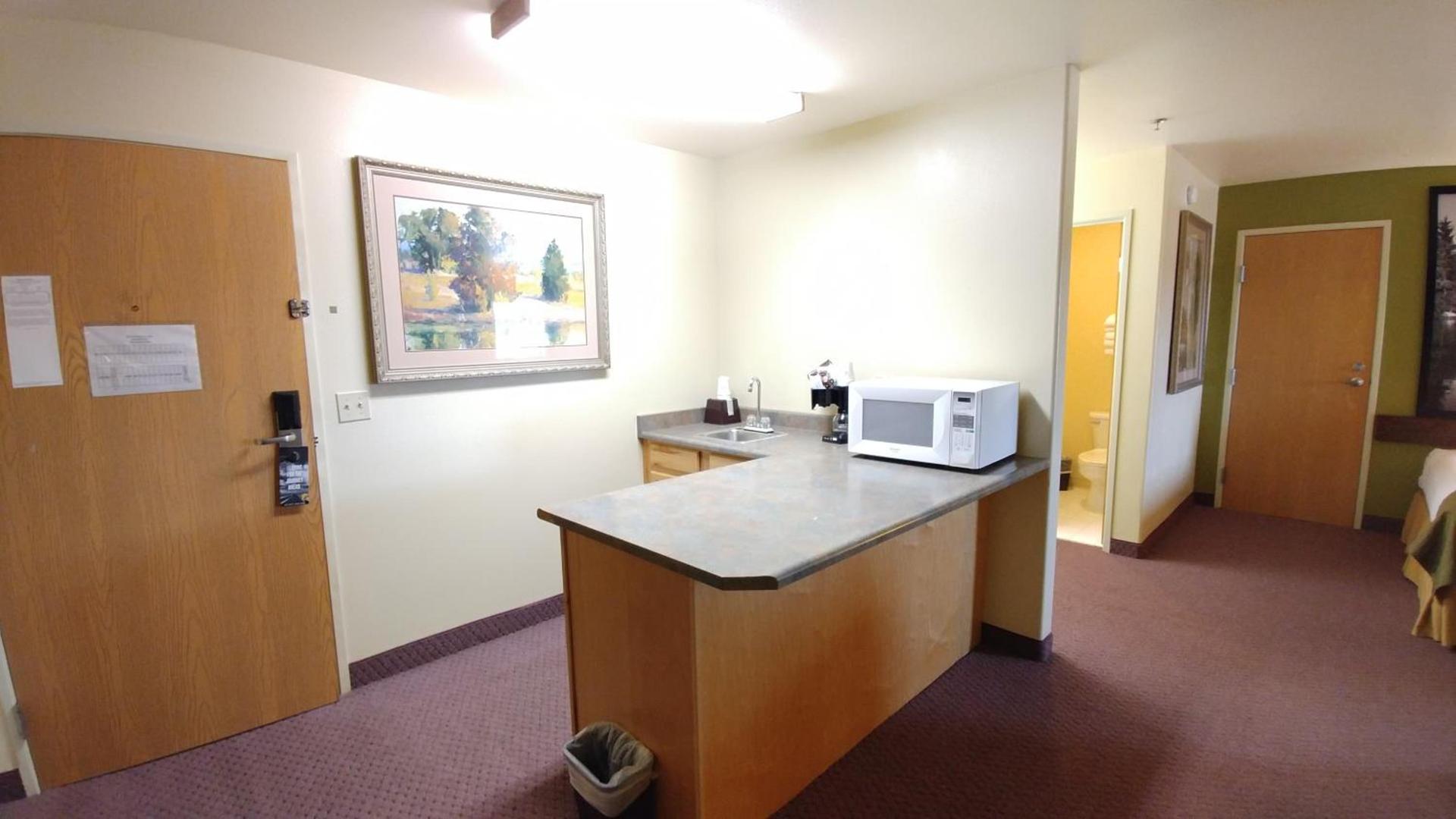 Super 8 by Wyndham McCall photo 24