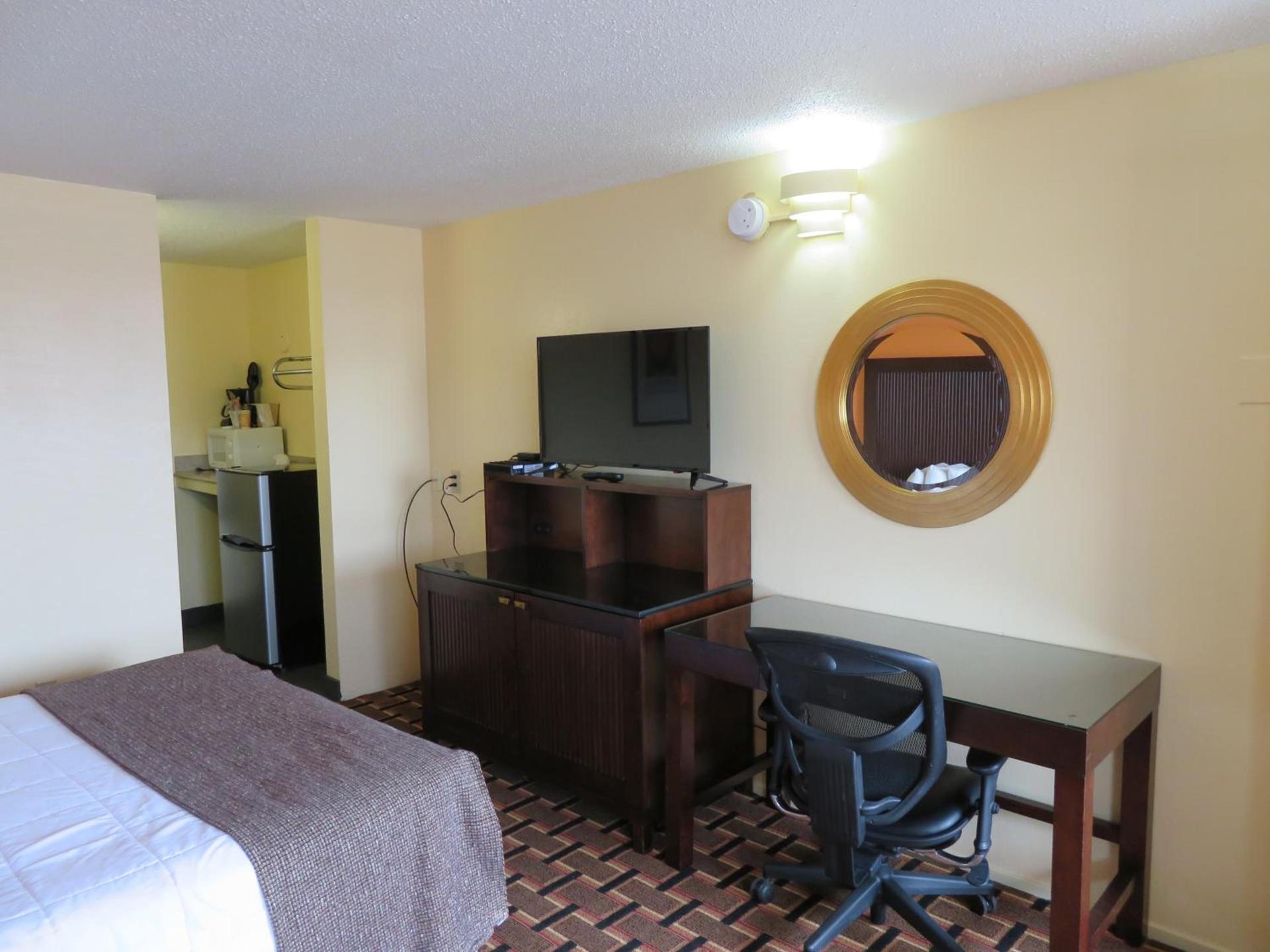 Royal Crest Motel photo 15