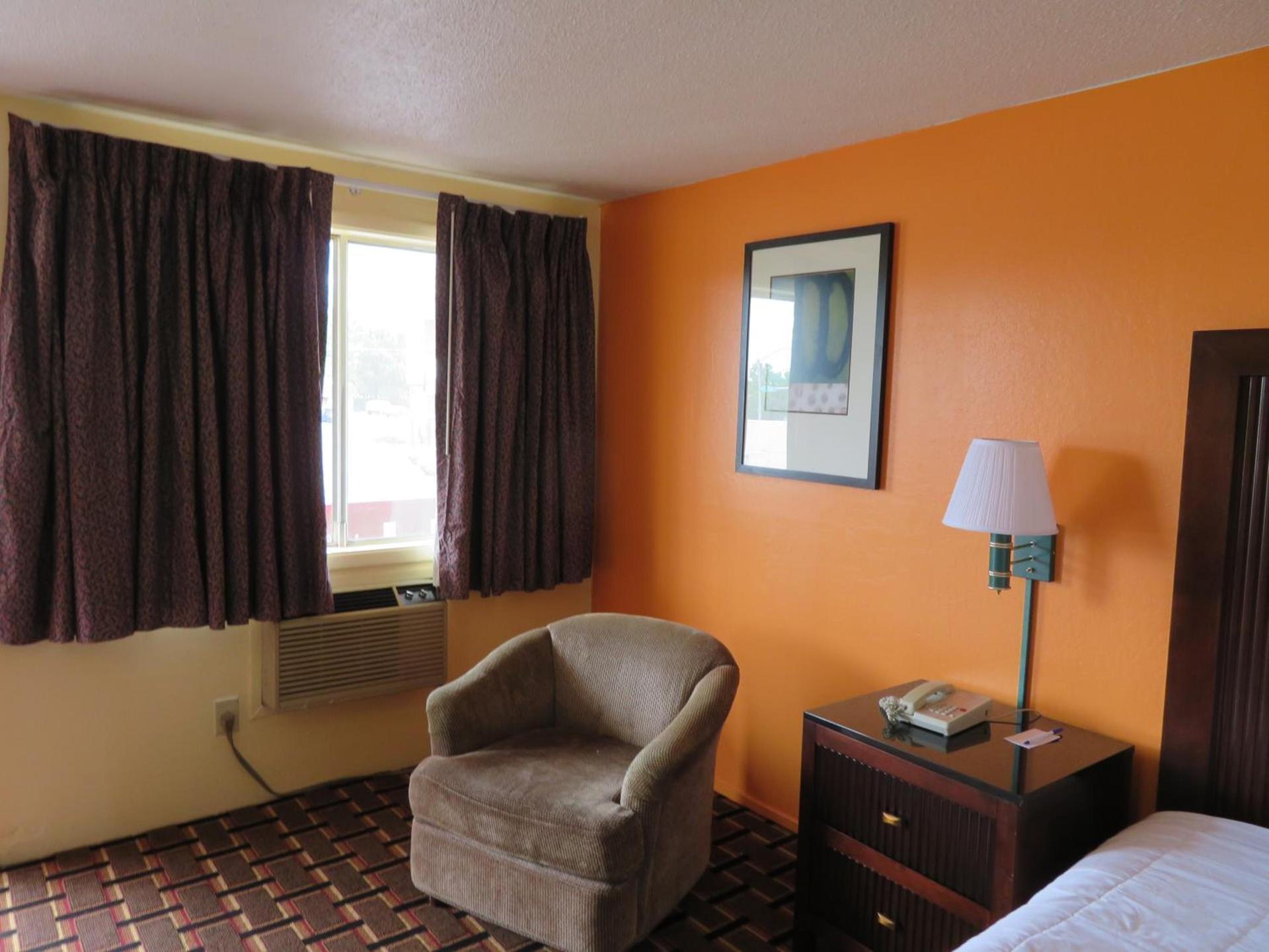 Royal Crest Motel photo 16