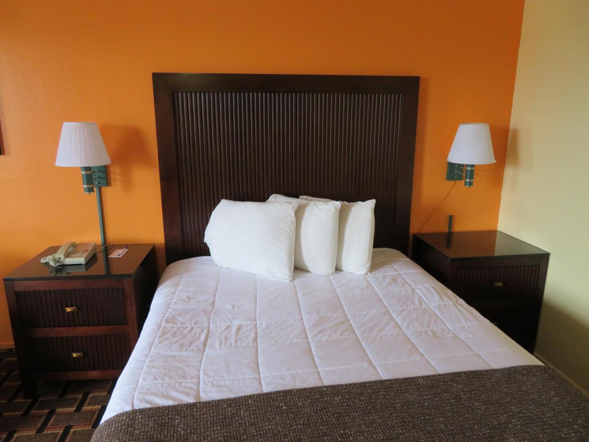 Royal Crest Motel photo 14