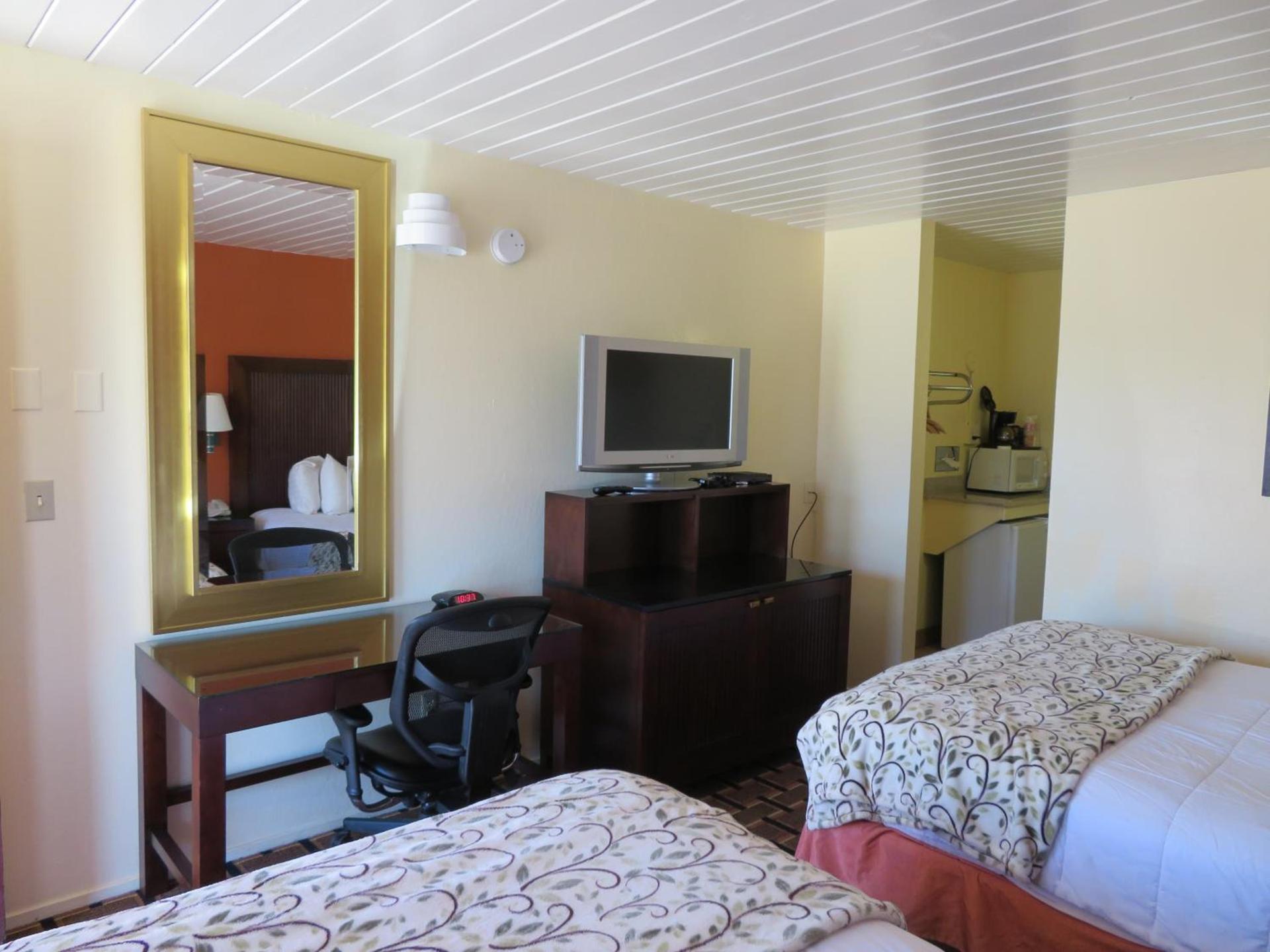 Royal Crest Motel photo 10