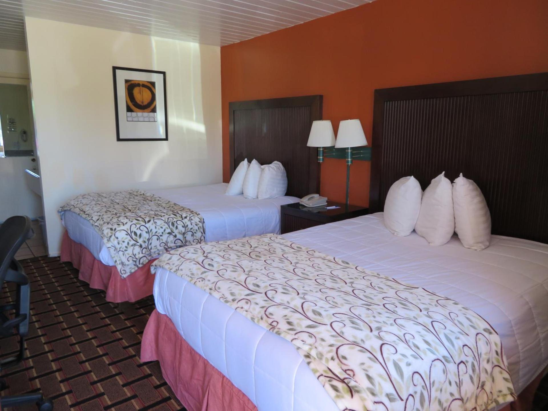 Royal Crest Motel photo 8