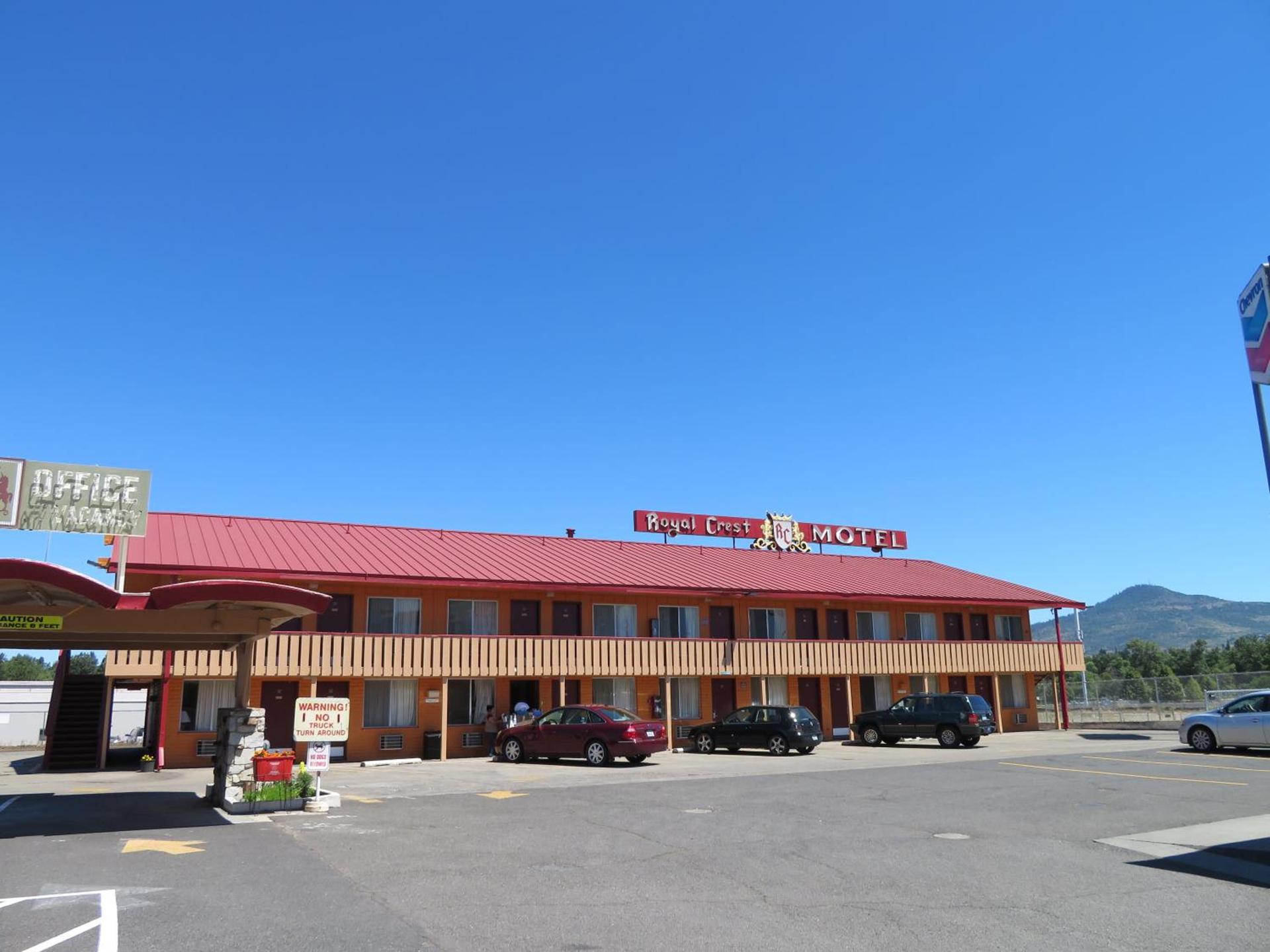 Royal Crest Motel photo 1