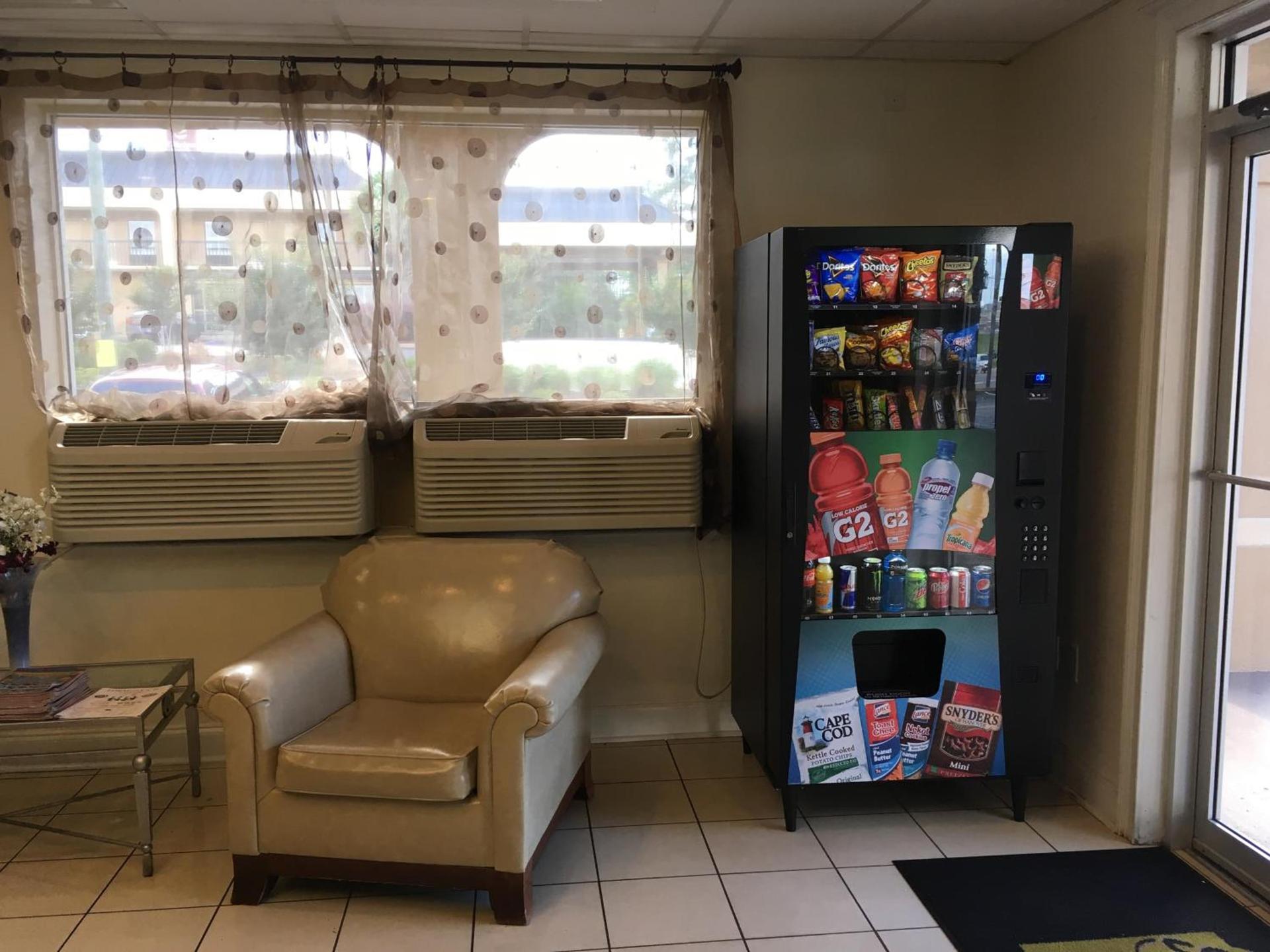 Super 8 by Wyndham Augusta photo 19