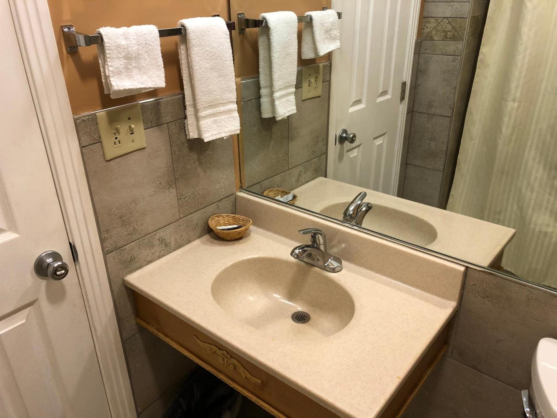 Whittier Travel Inn photo 46