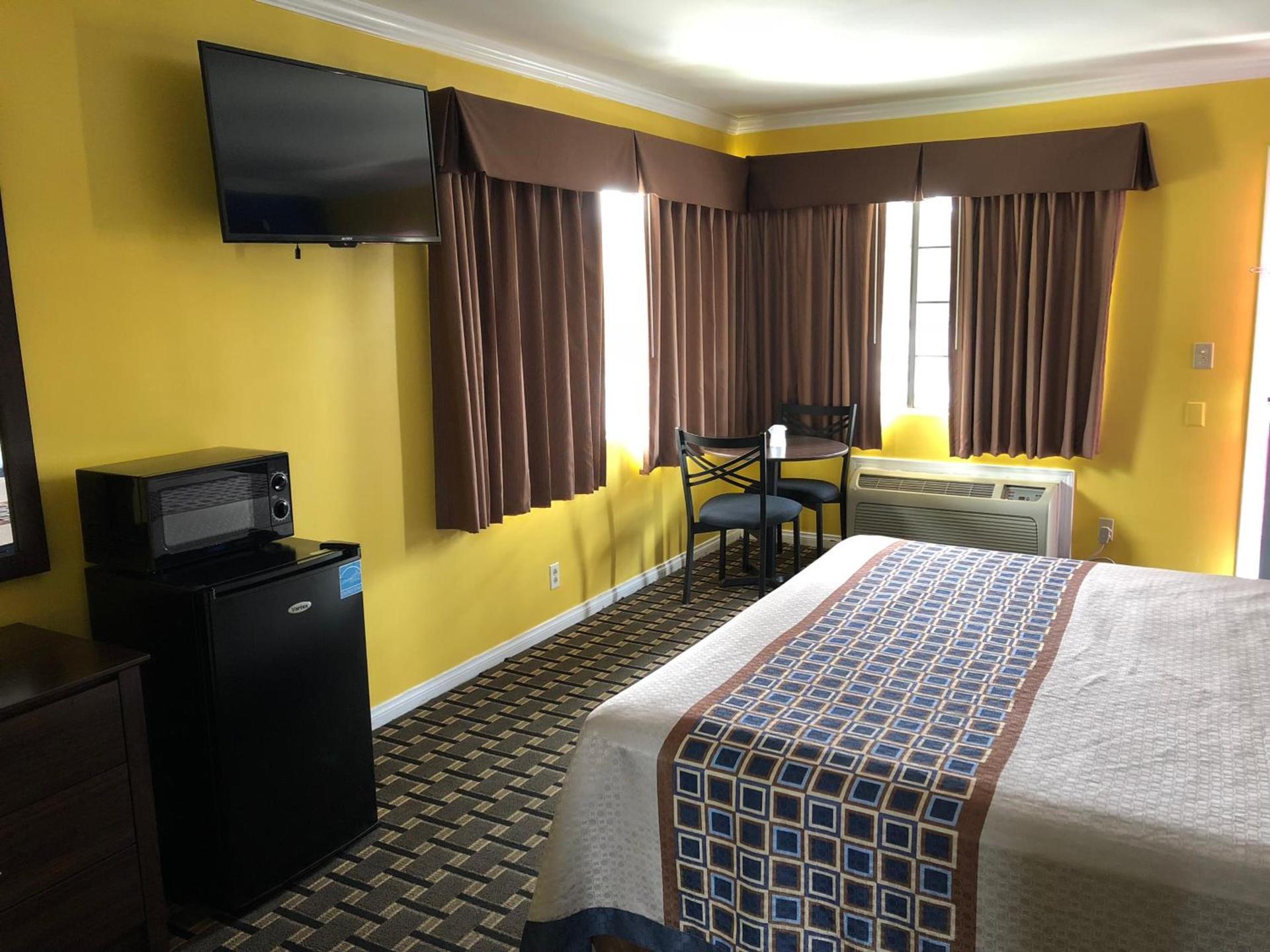 Whittier Travel Inn photo 40