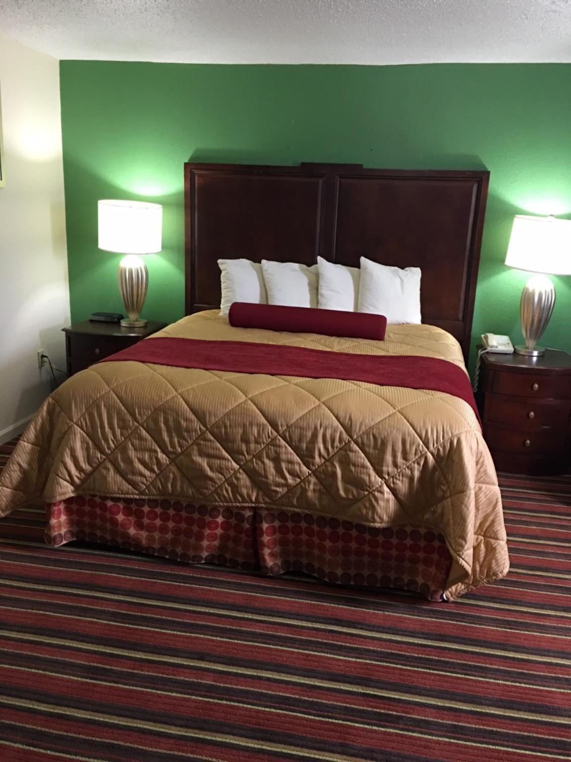 Royal Inn photo 20