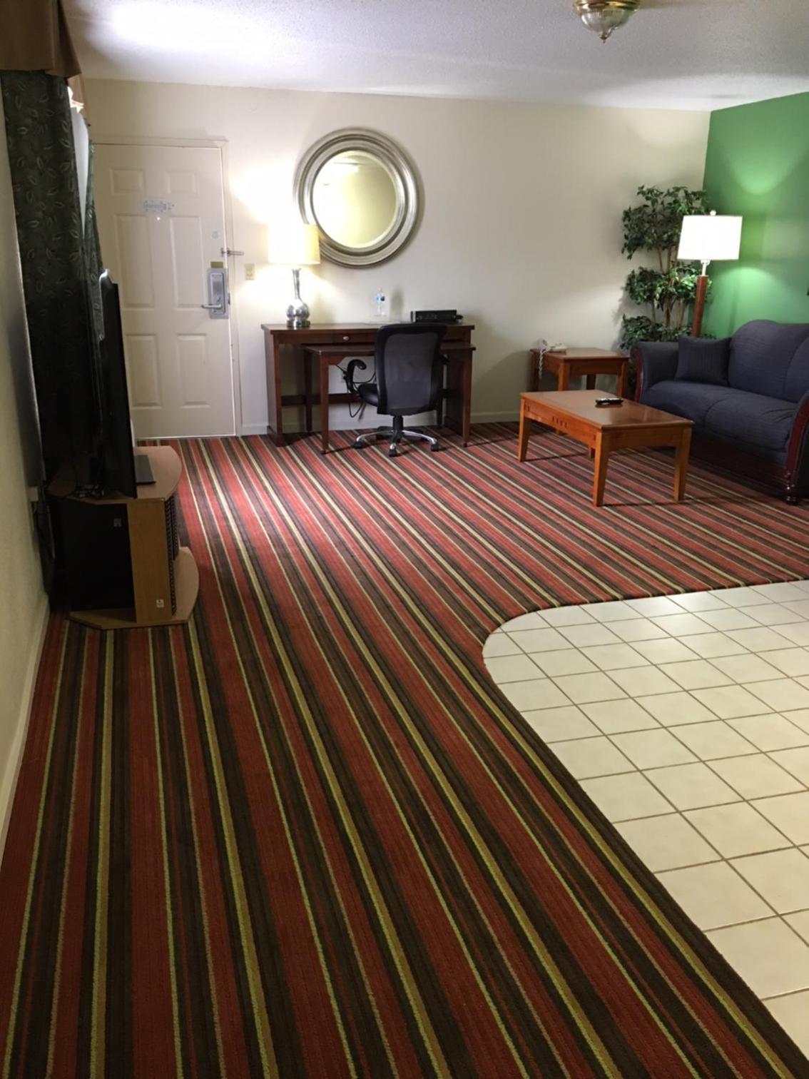Royal Inn photo 25