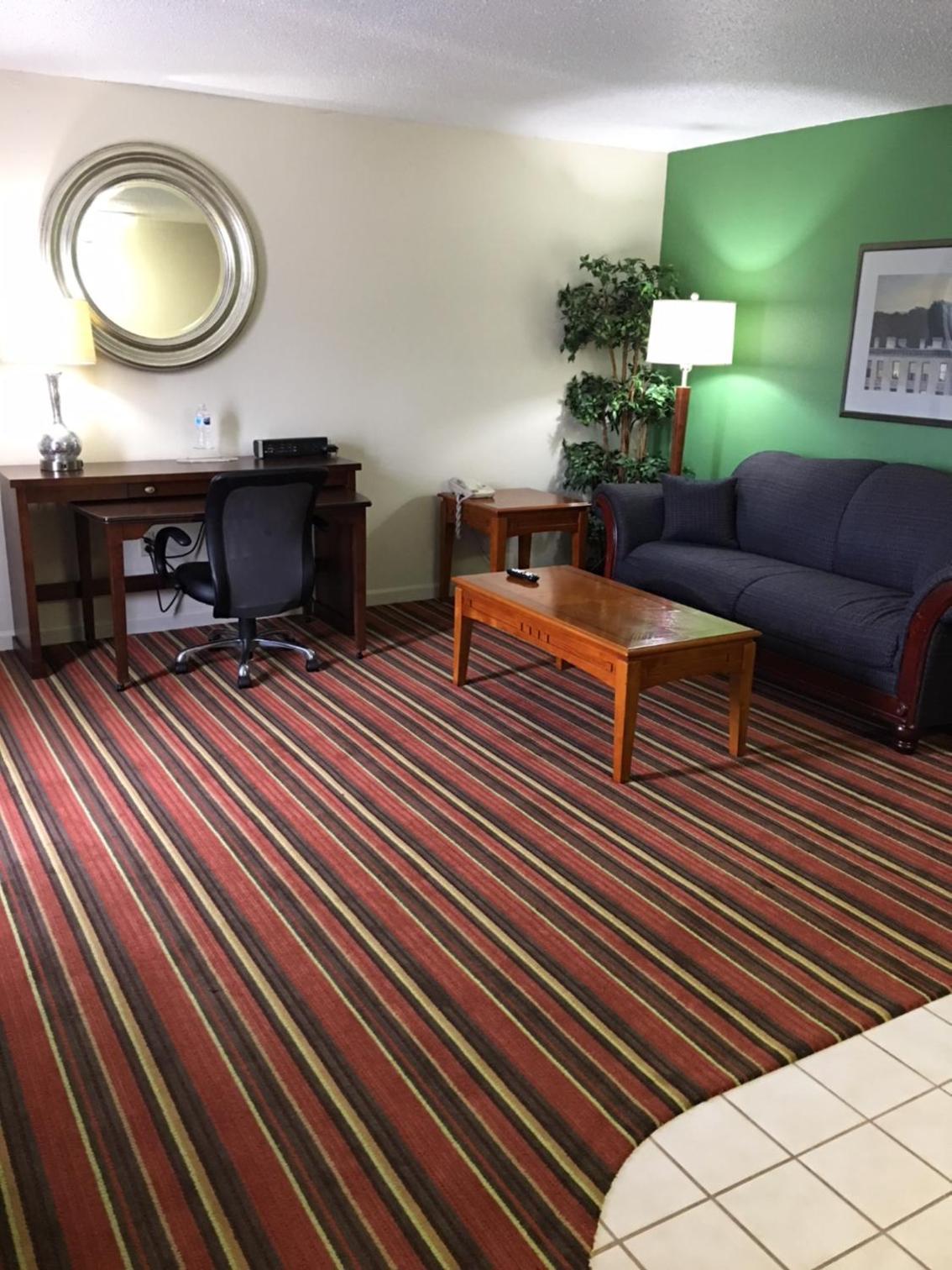 Royal Inn photo 29