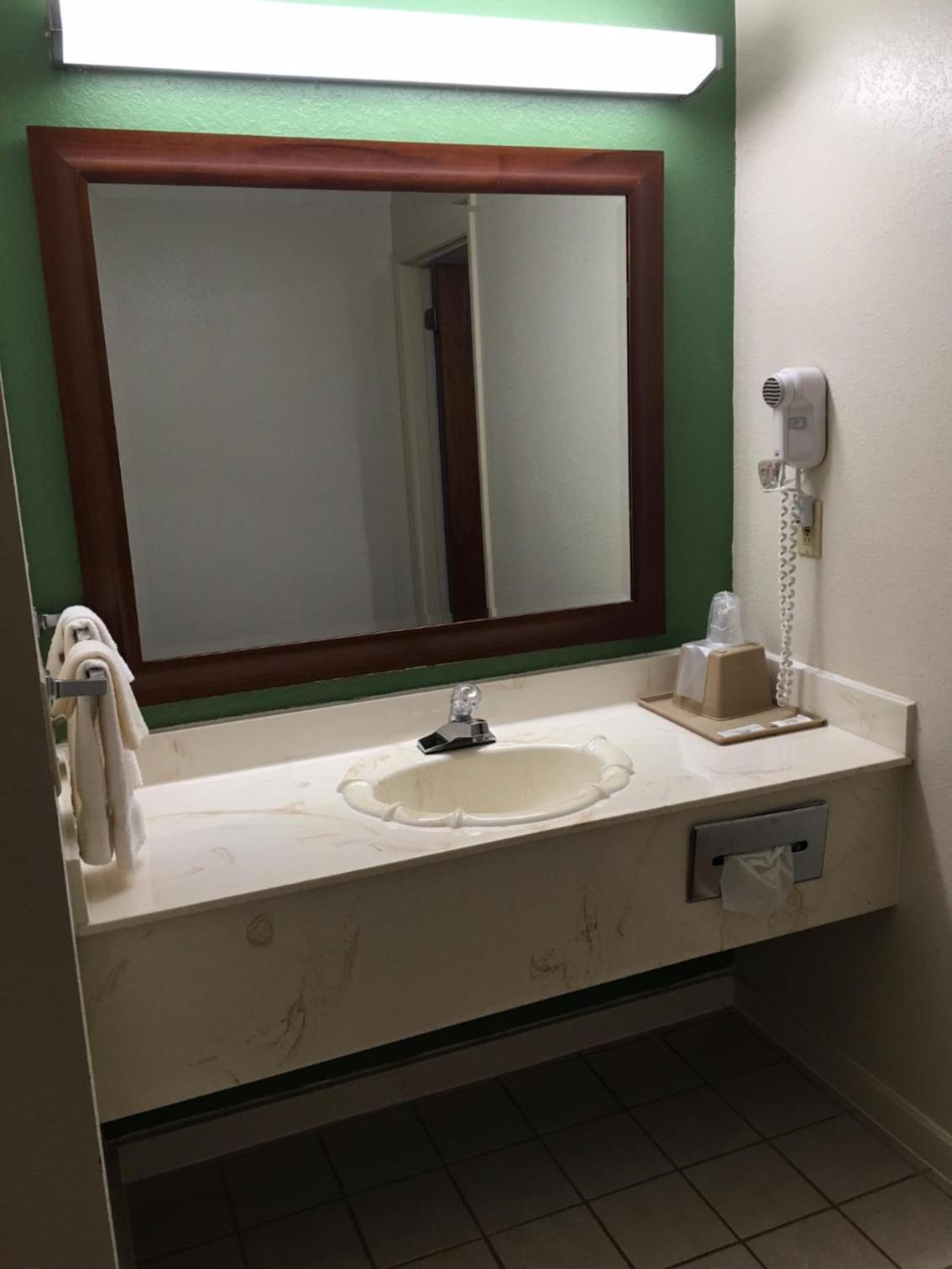 Royal Inn photo 28