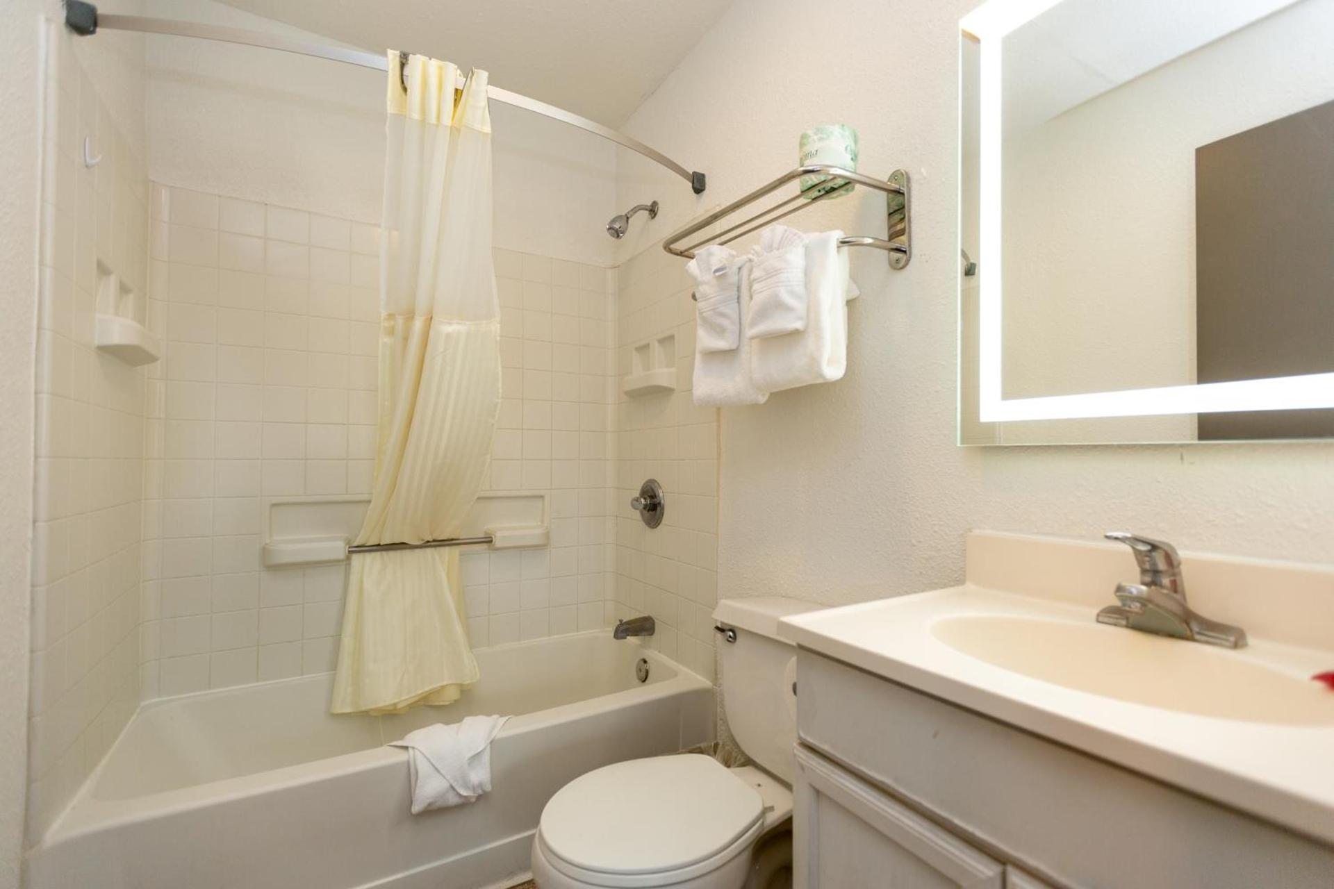 SureStay Hotel by Best Western Seaside Monterey photo 69