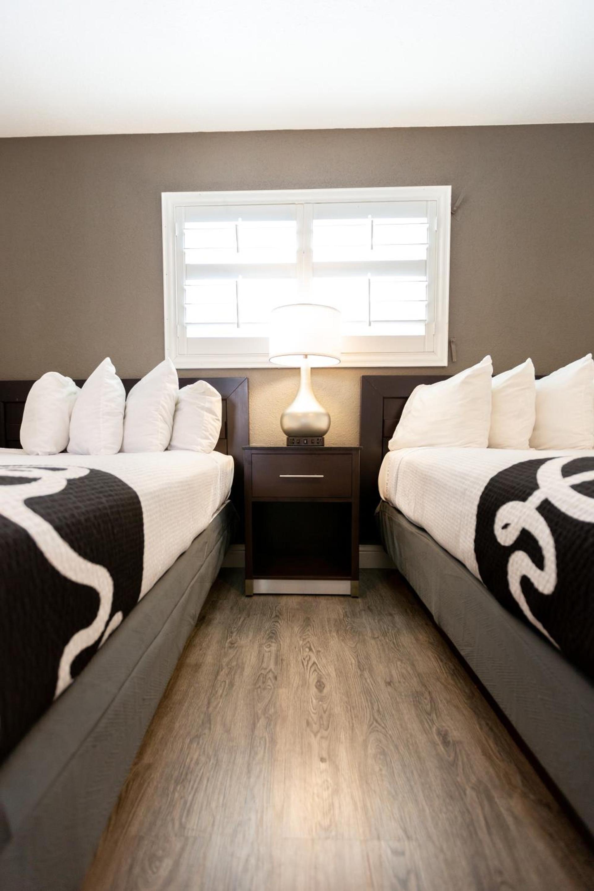SureStay Hotel by Best Western Seaside Monterey photo 62
