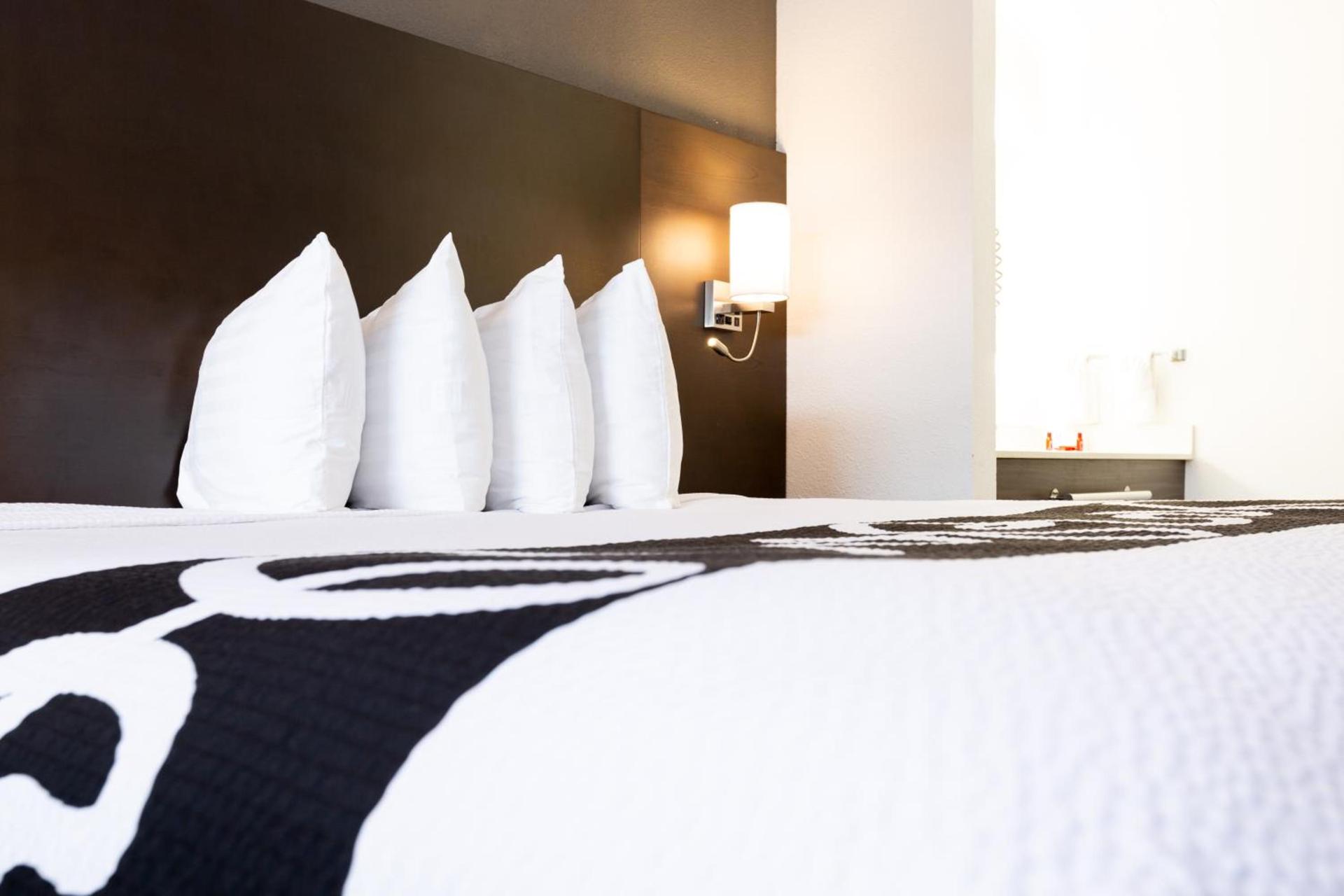 SureStay Hotel by Best Western Seaside Monterey photo 35