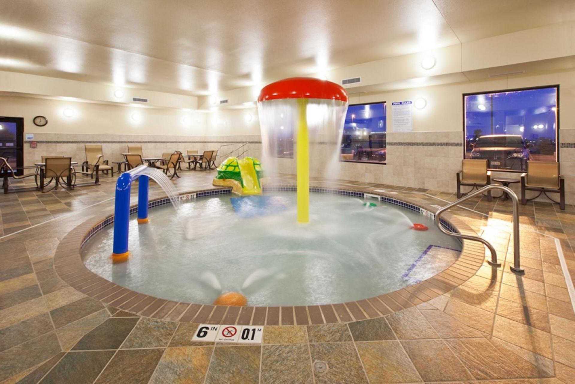 Holiday Inn Express & Suites Sioux Falls Southwest by IHG photo 3