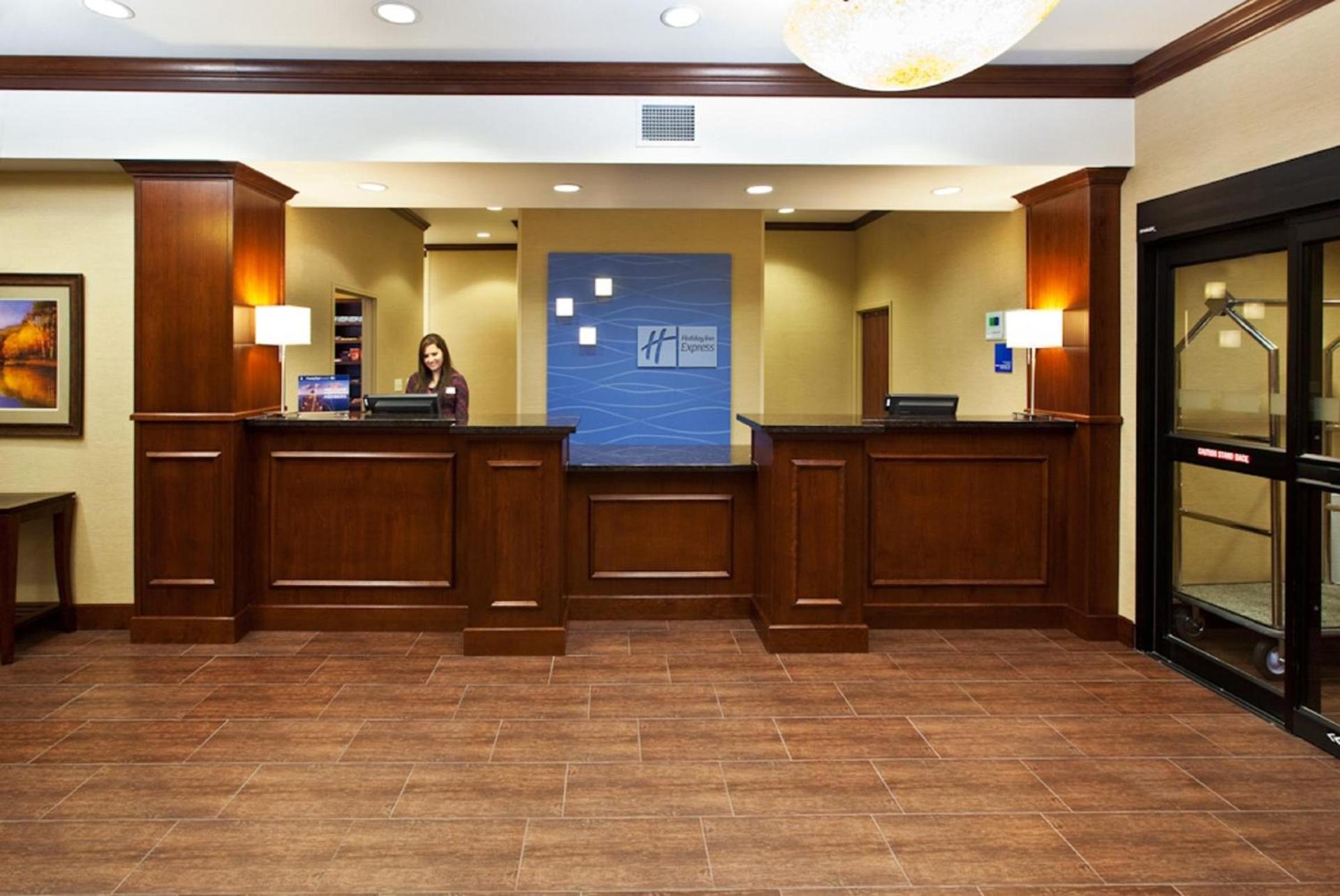 Holiday Inn Express & Suites Sioux Falls Southwest by IHG photo 9
