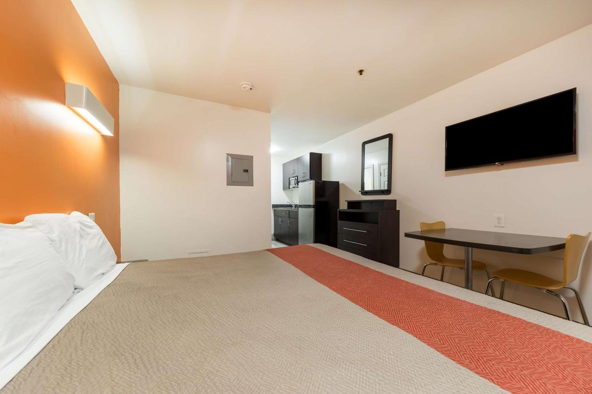 Motel 6-Greenville, SC photo 9