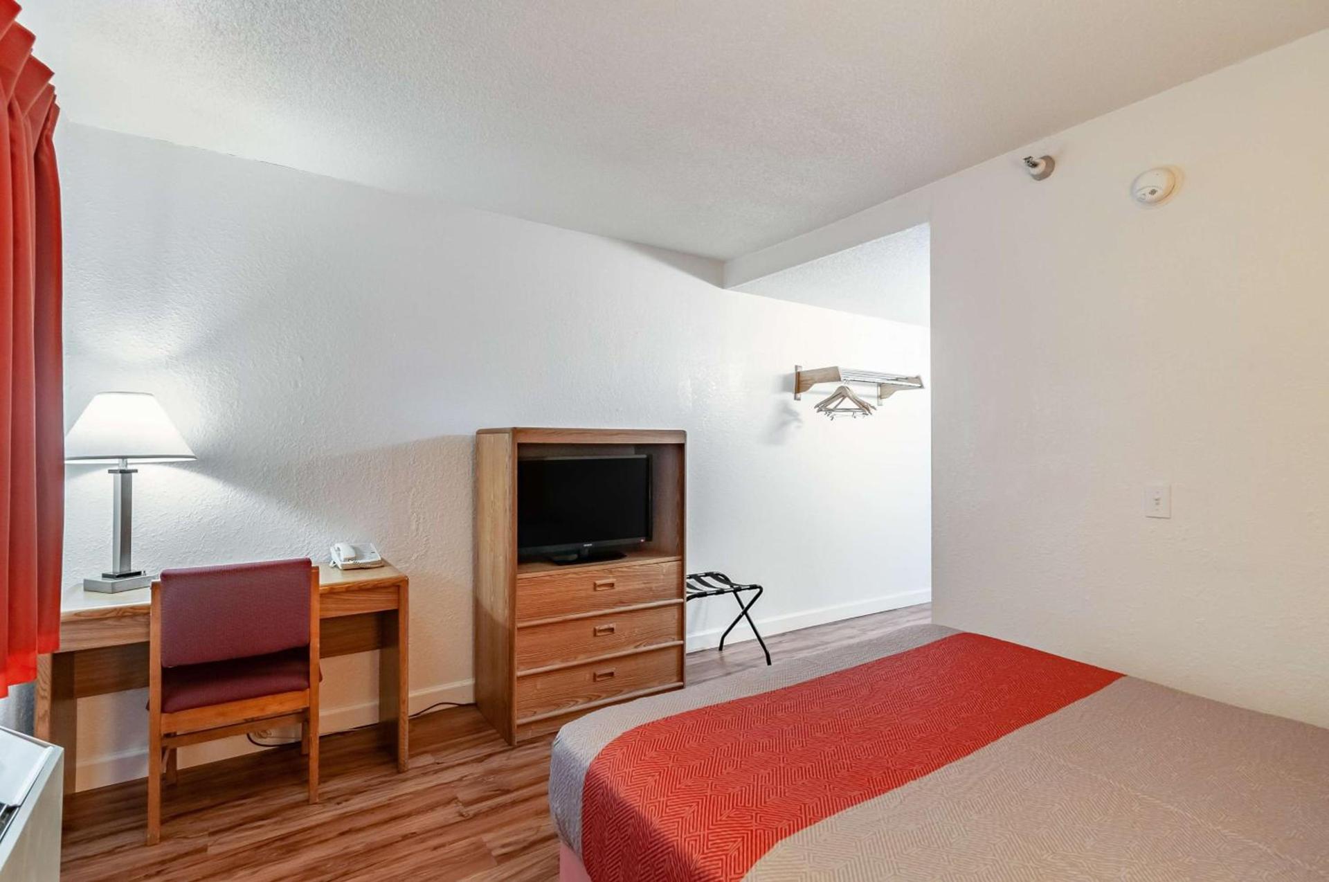 Motel 6-Naperville, IL photo 14