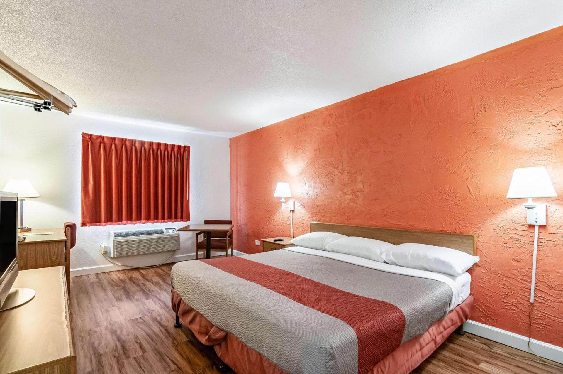 Motel 6-Naperville, IL photo 8