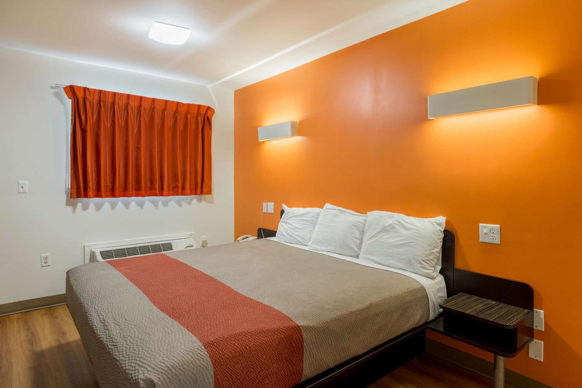 Motel 6-Greenville, SC photo 13