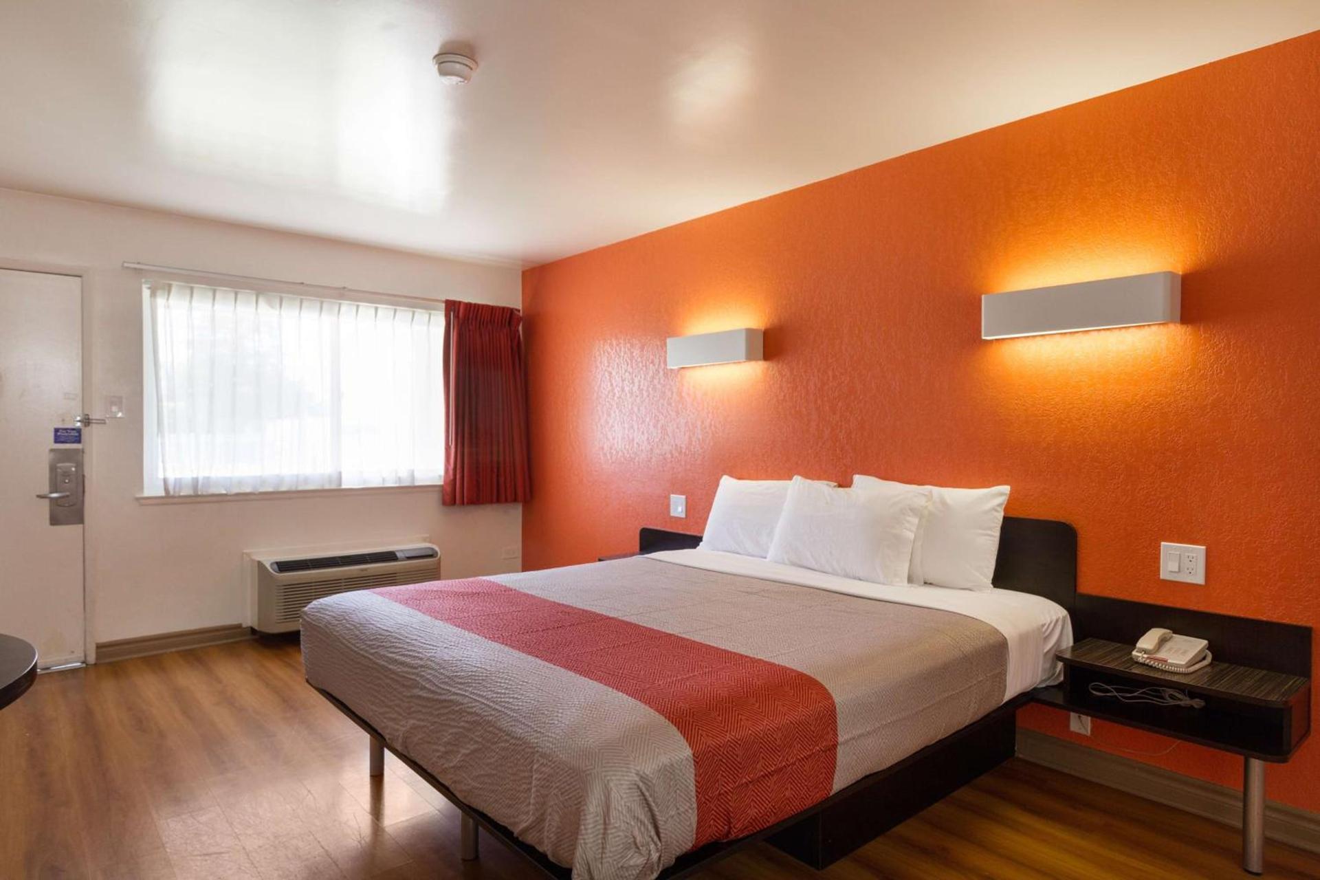 Motel 6-Claremont, CA photo 9
