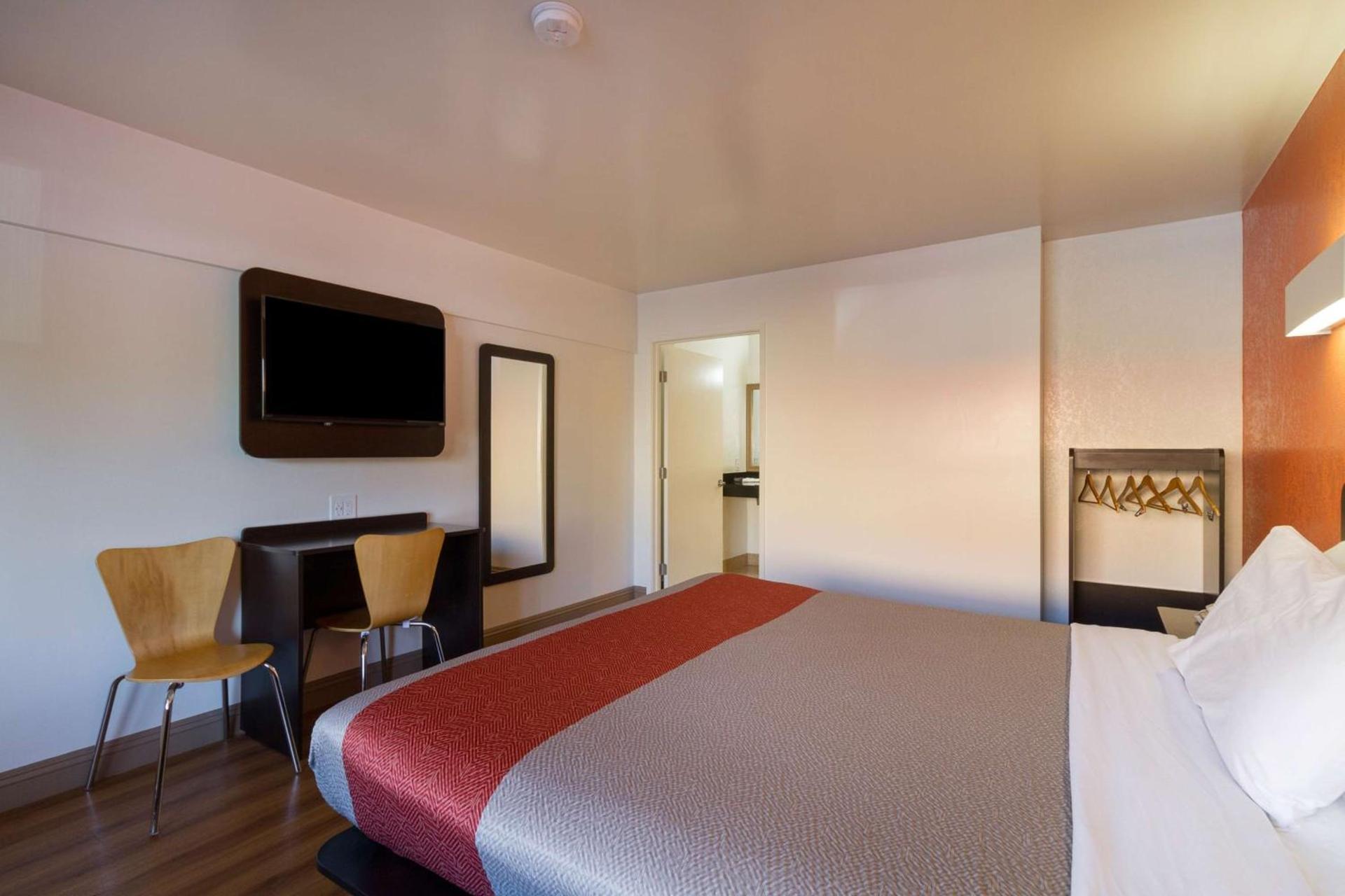 Motel 6-Claremont, CA photo 5