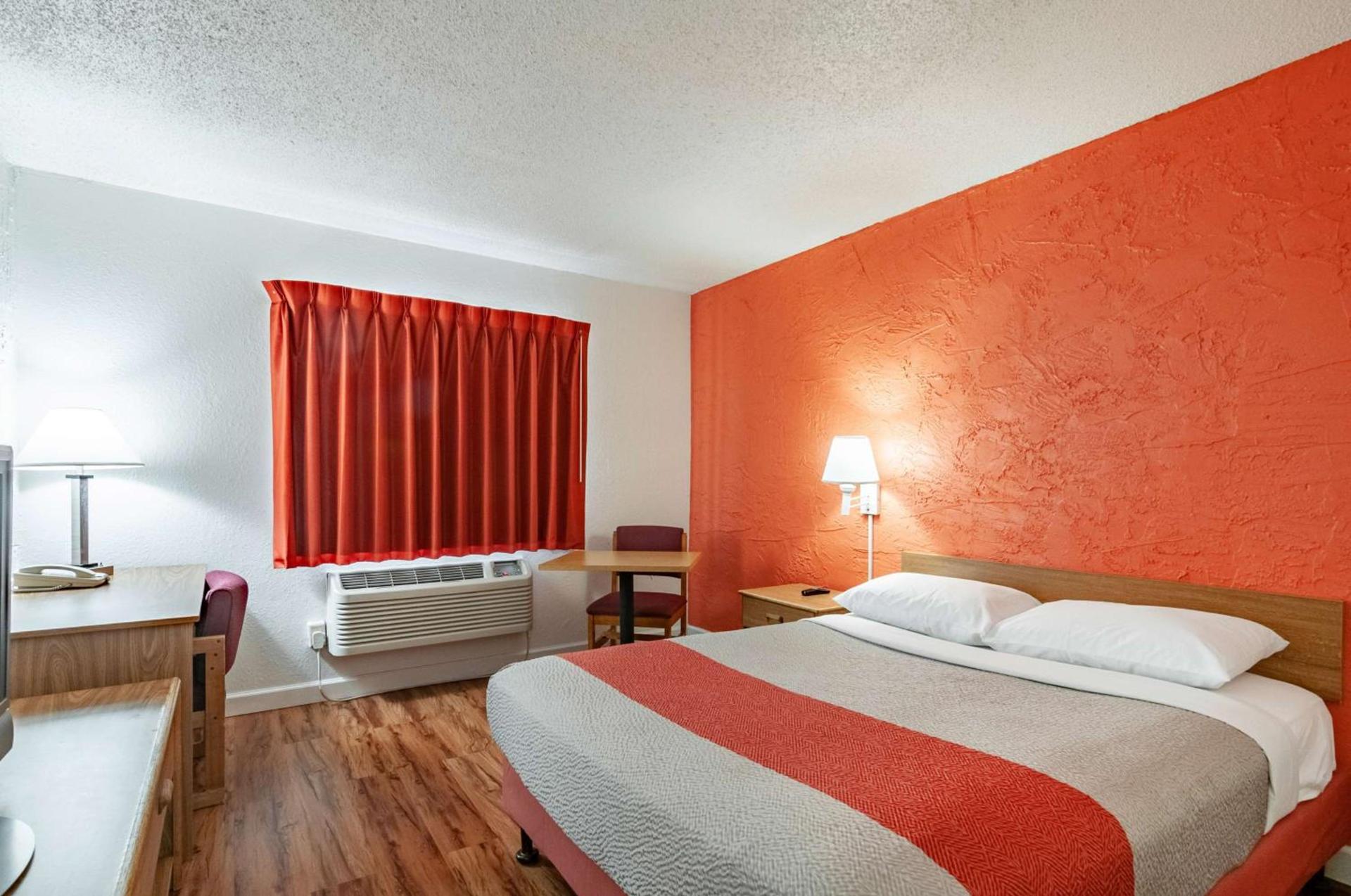 Motel 6-Naperville, IL photo 7
