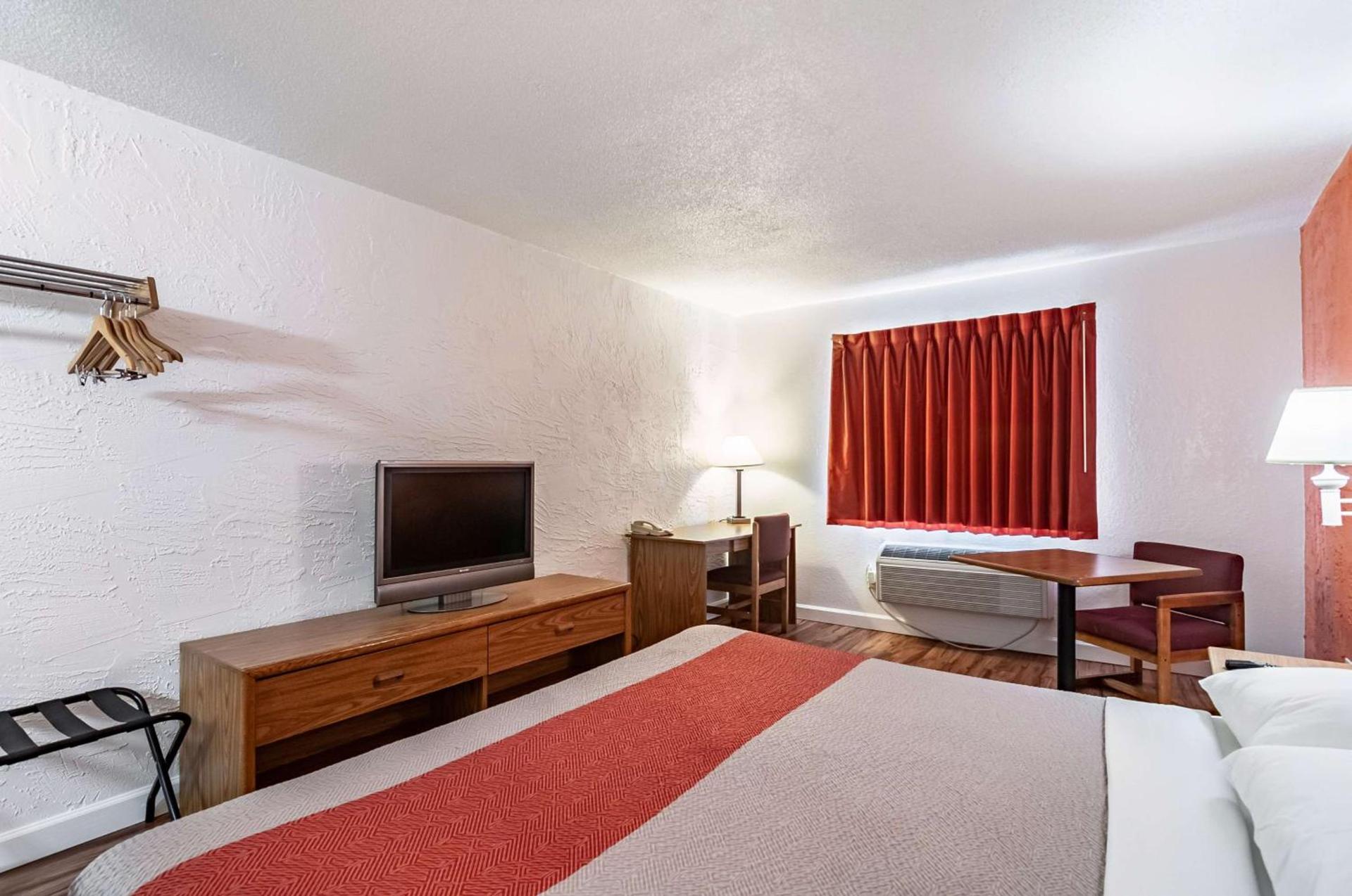 Motel 6-Naperville, IL photo 10
