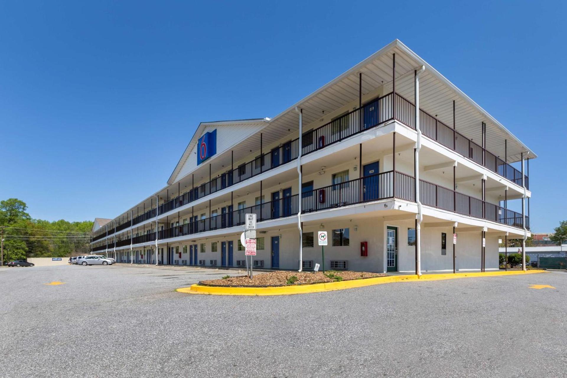 Motel 6-Greenville, SC photo 2