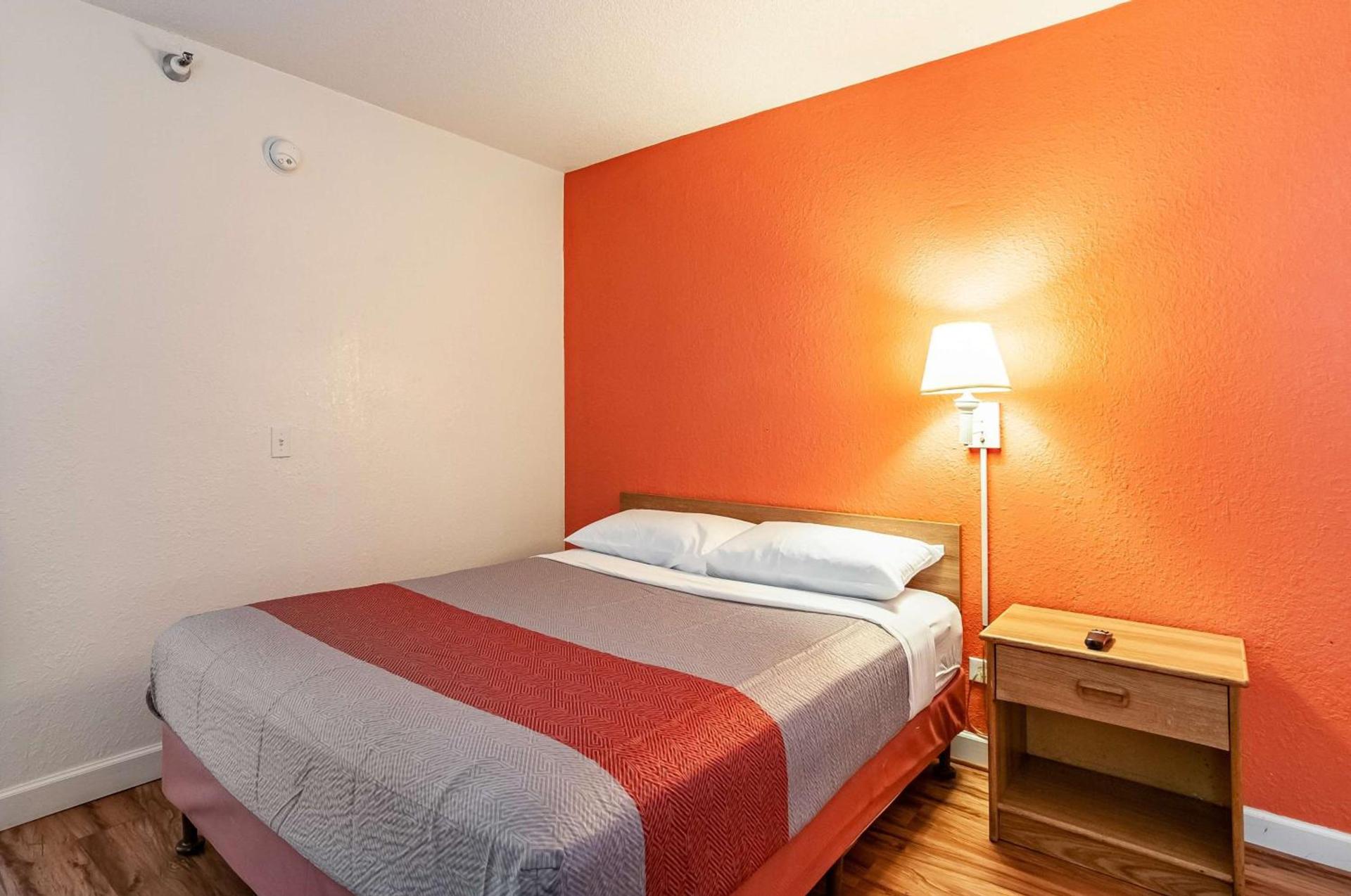 Motel 6-Naperville, IL photo 4