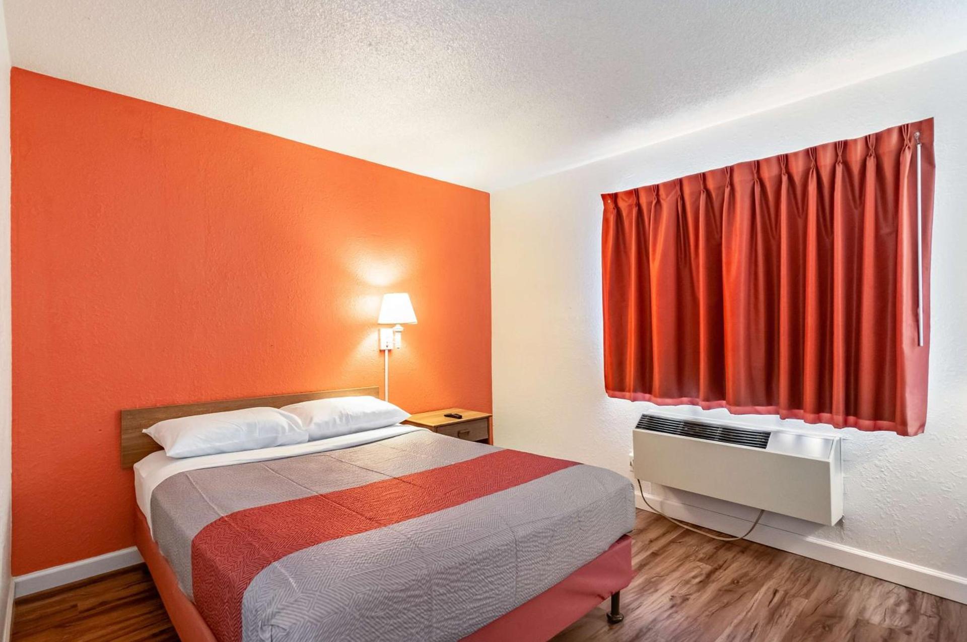 Motel 6-Naperville, IL photo 13